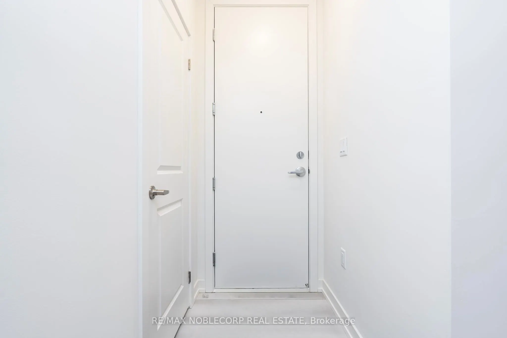 58 Elizabeth Street E, #2205