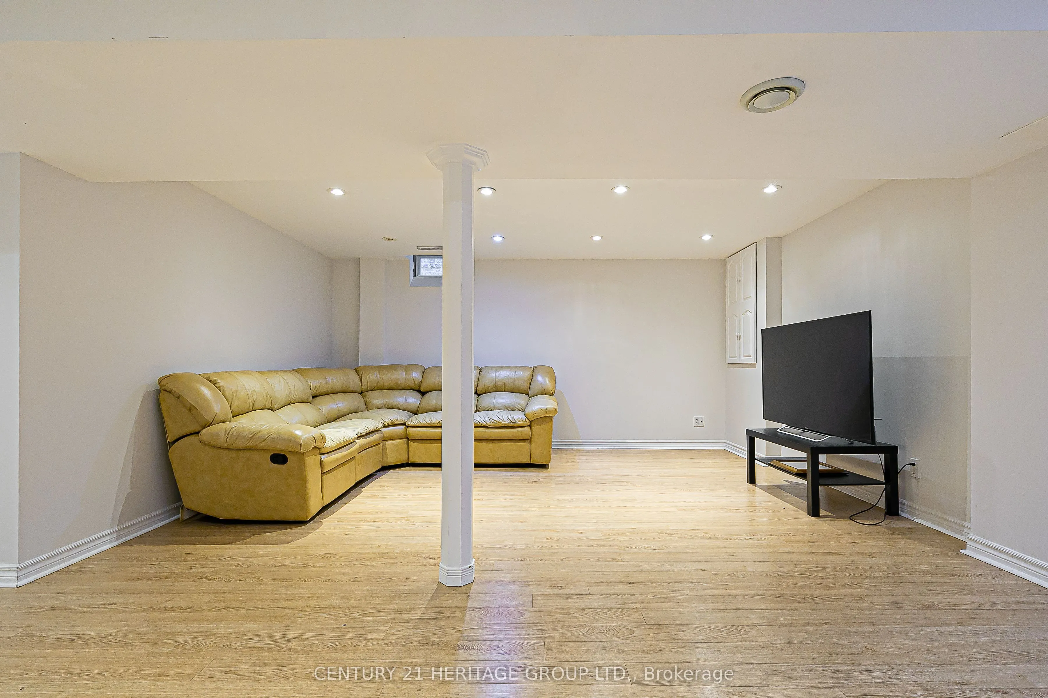 32 Mountfield Crescent