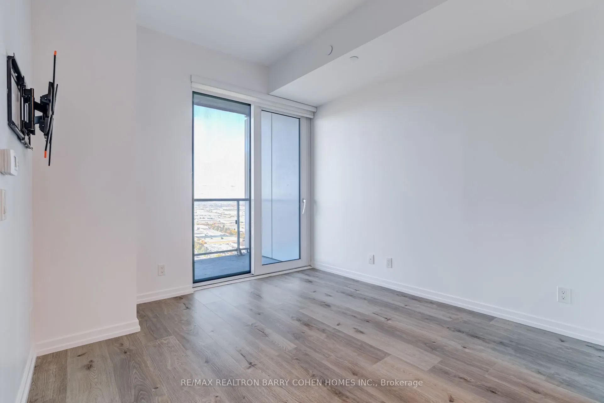 1000 Portage Parkway, #4015