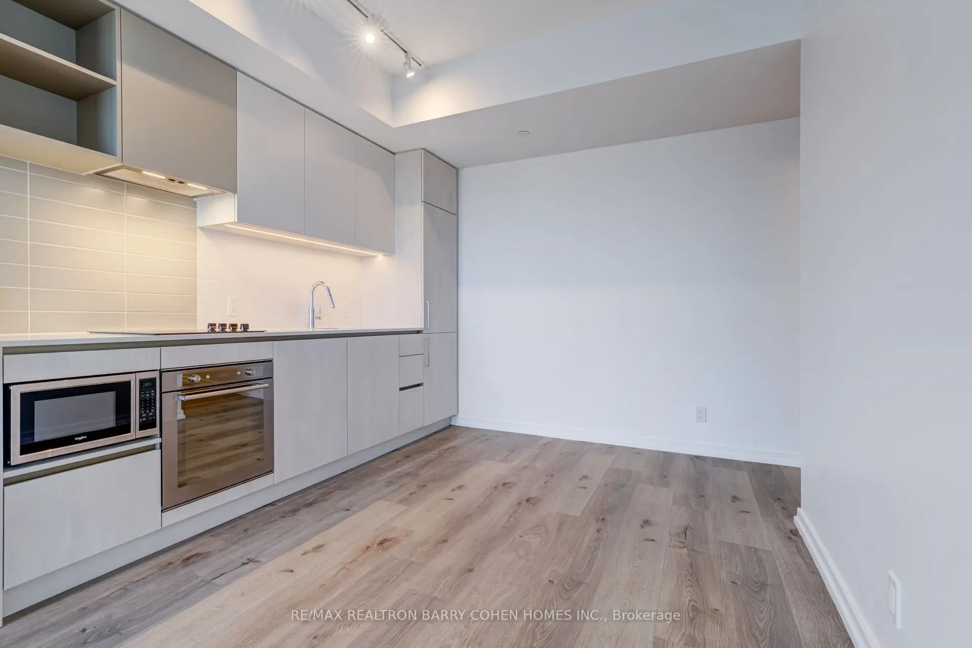 1000 Portage Parkway, #4015