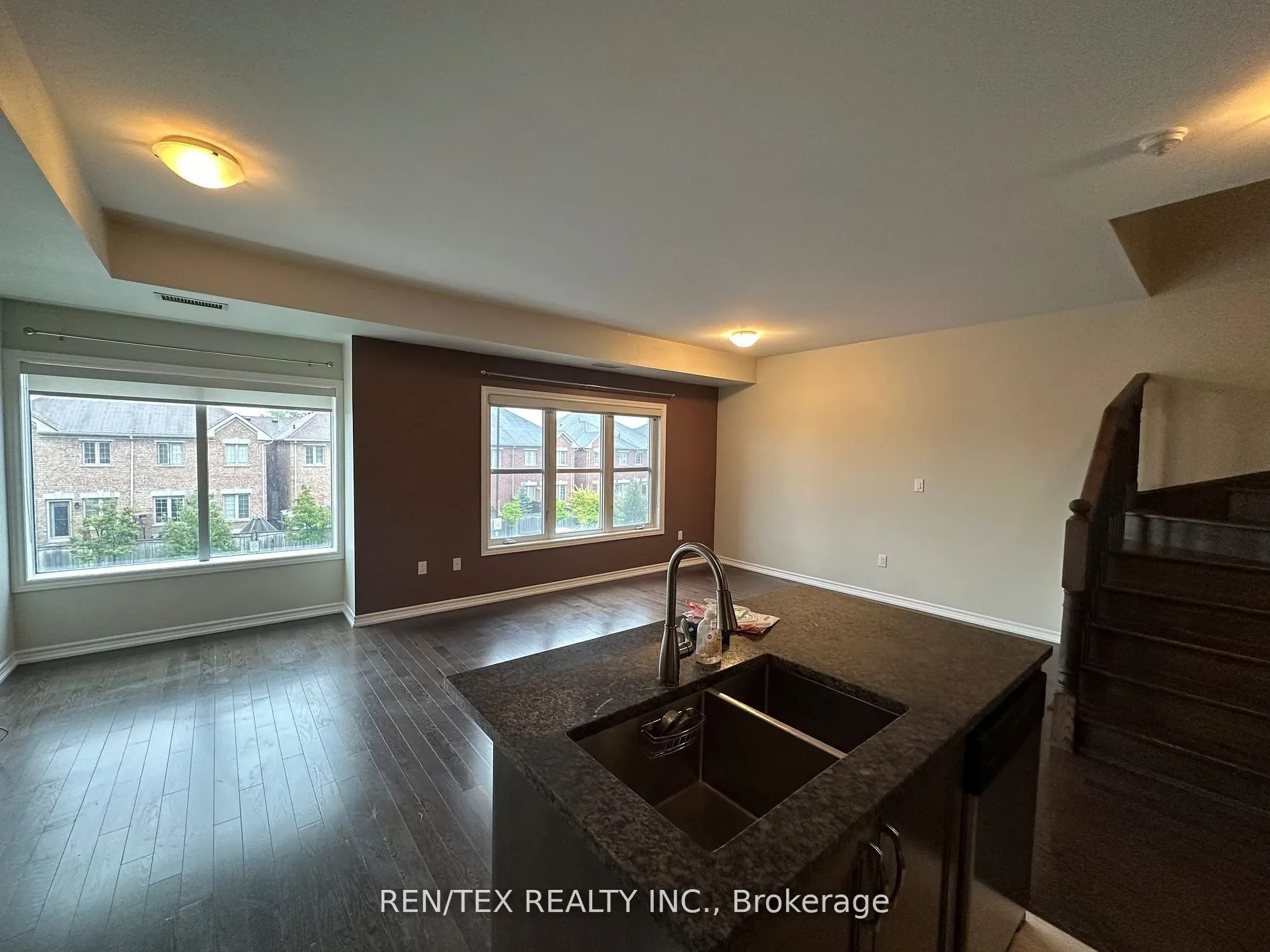 3865 Major Mackenzie Drive, #208