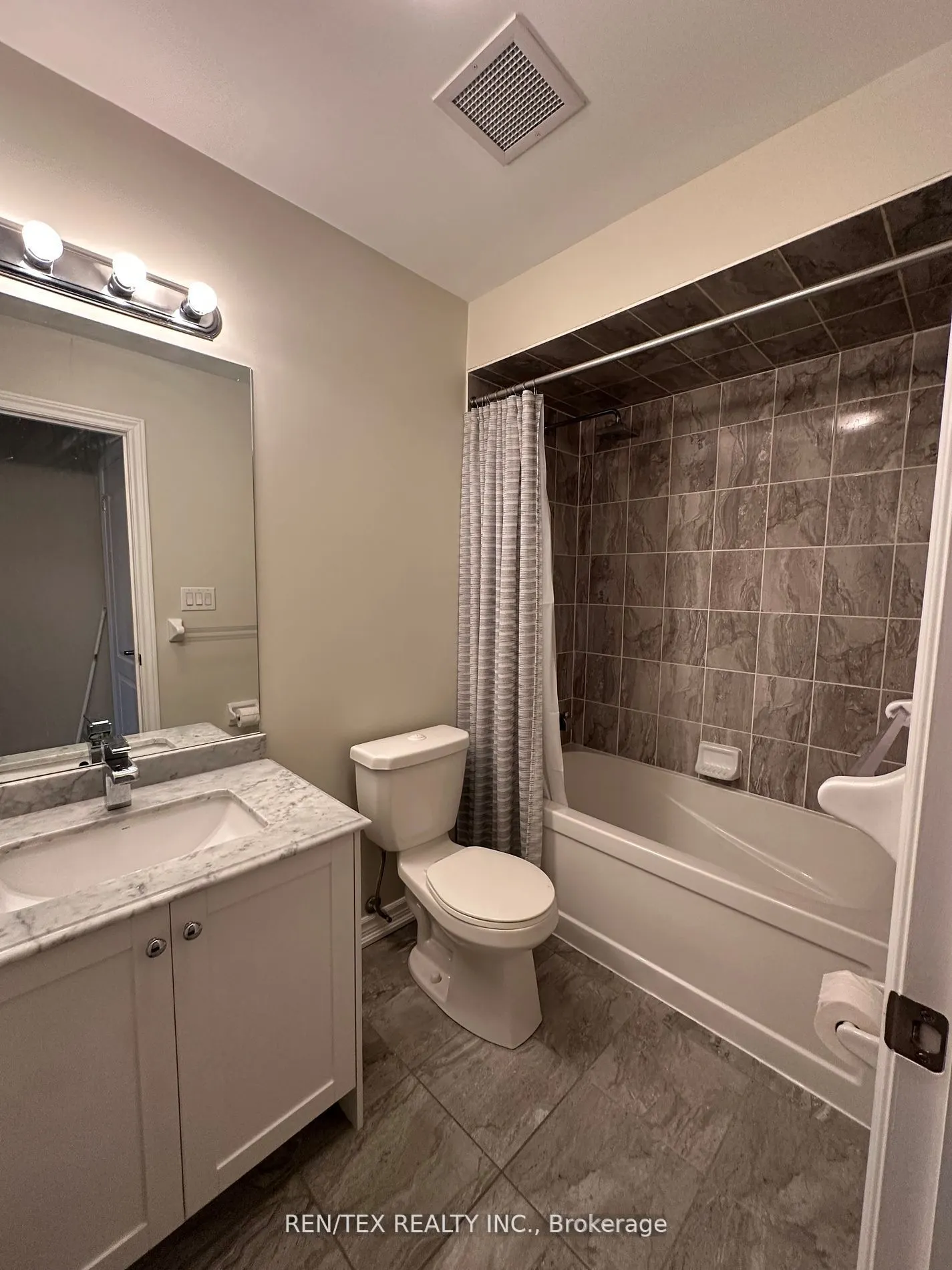 3865 Major Mackenzie Drive, #208