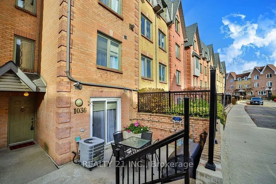 75 Weldrick Road E, #1036