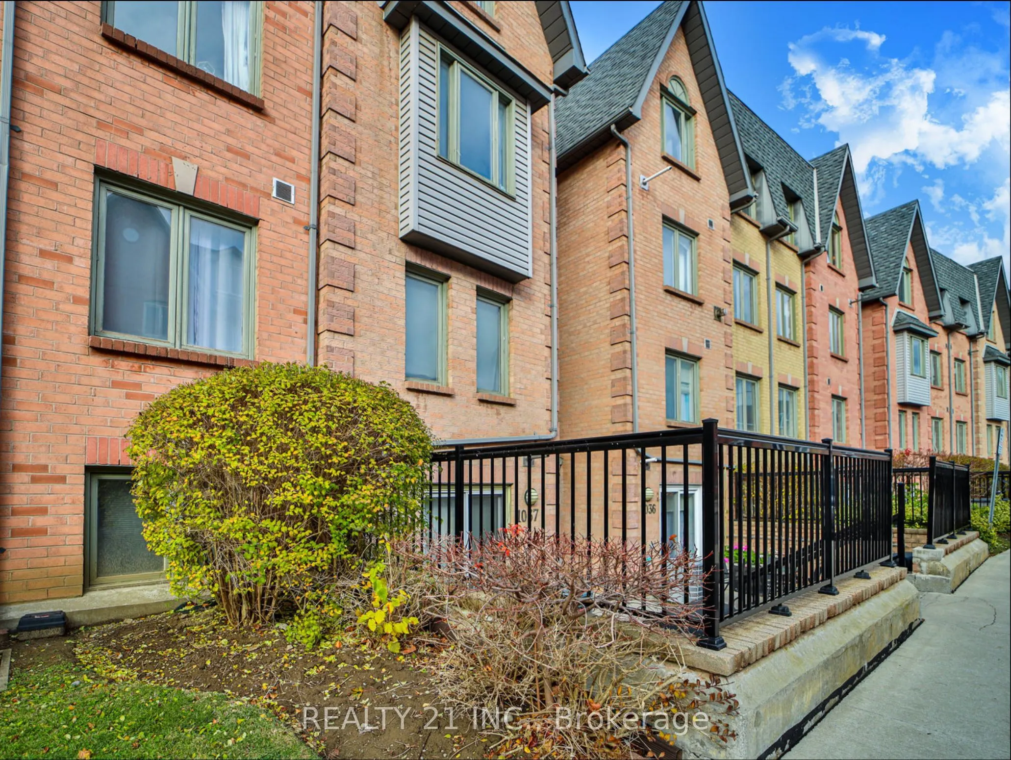 75 Weldrick Road E, #1036