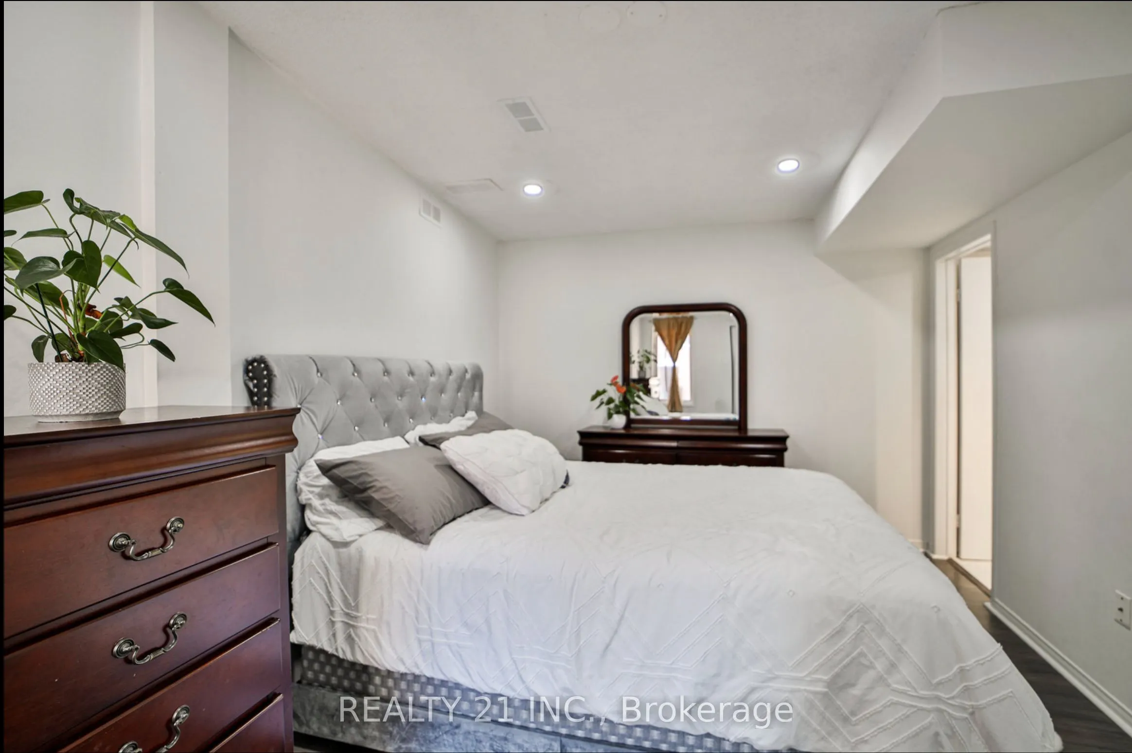 75 Weldrick Road E, #1036