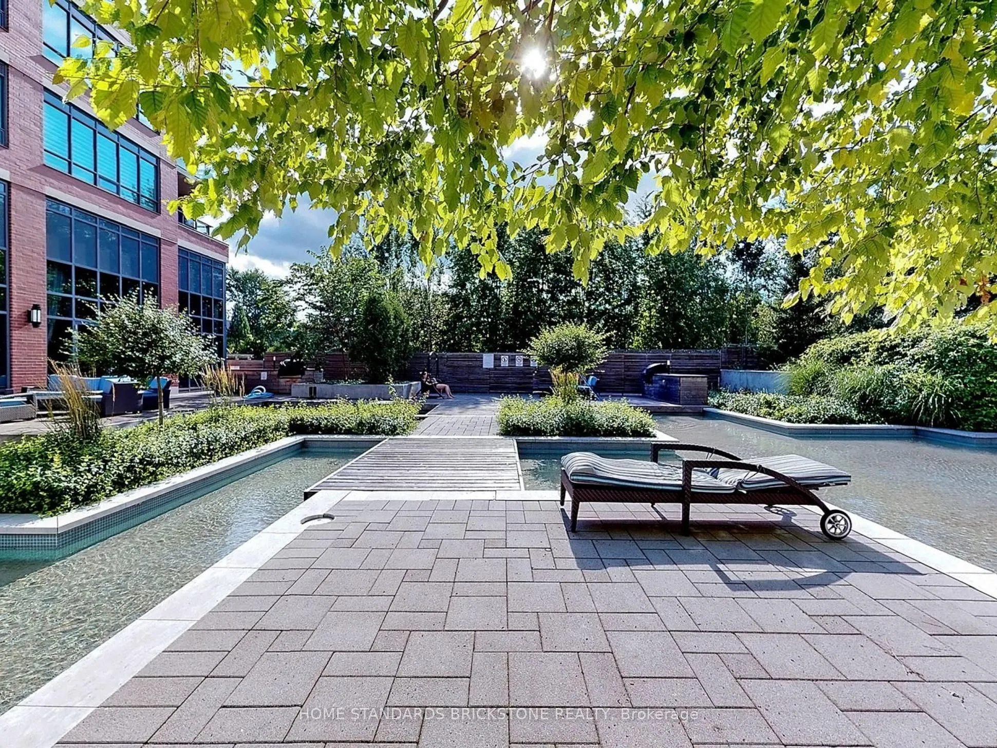 7608 Yonge Street, #427