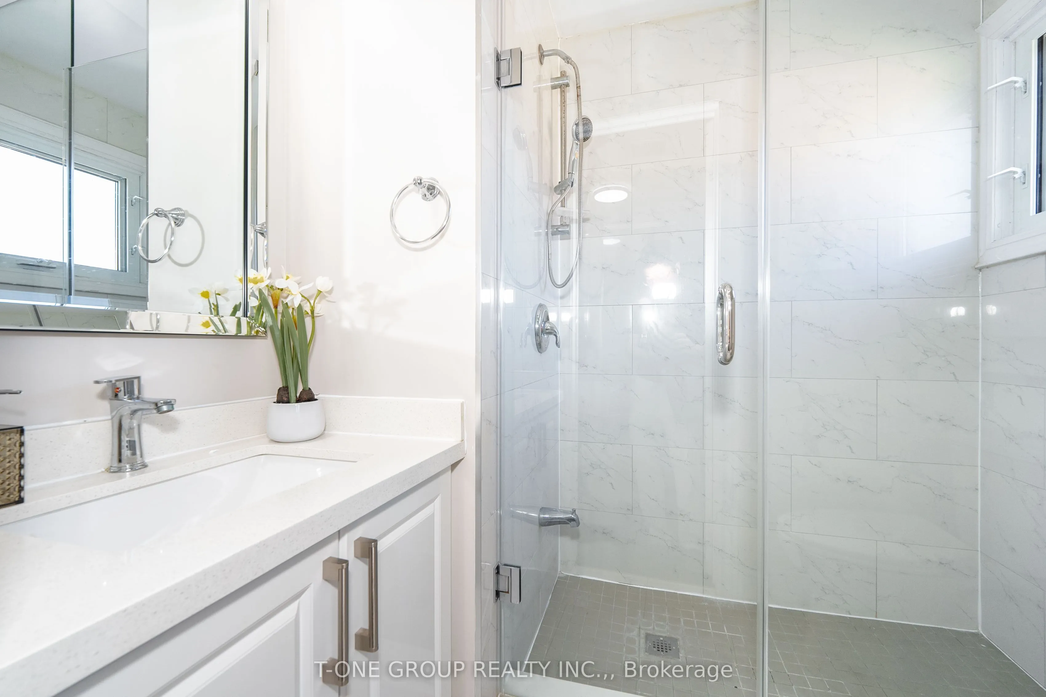 382 Elgin Mills Road W