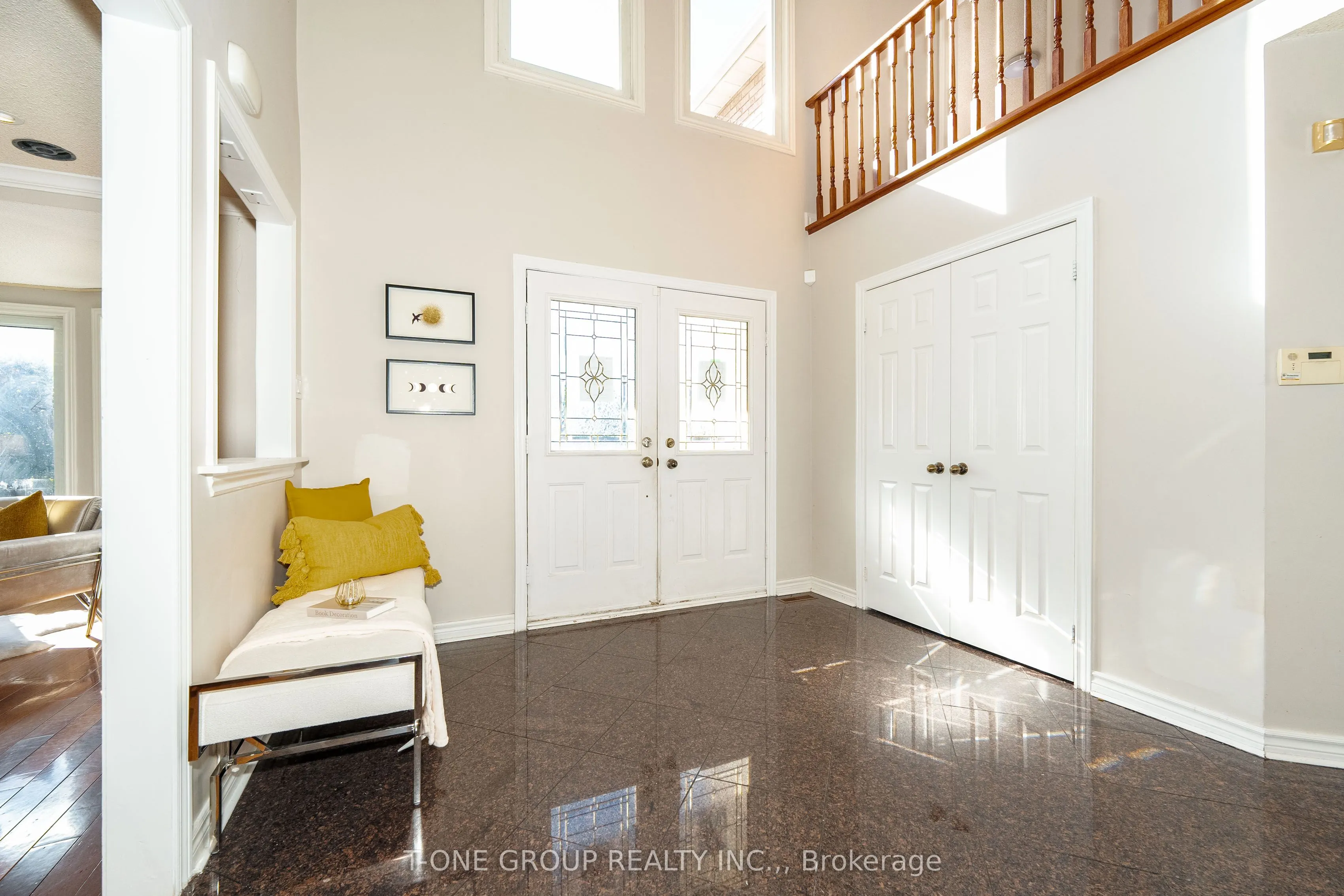 382 Elgin Mills Road W