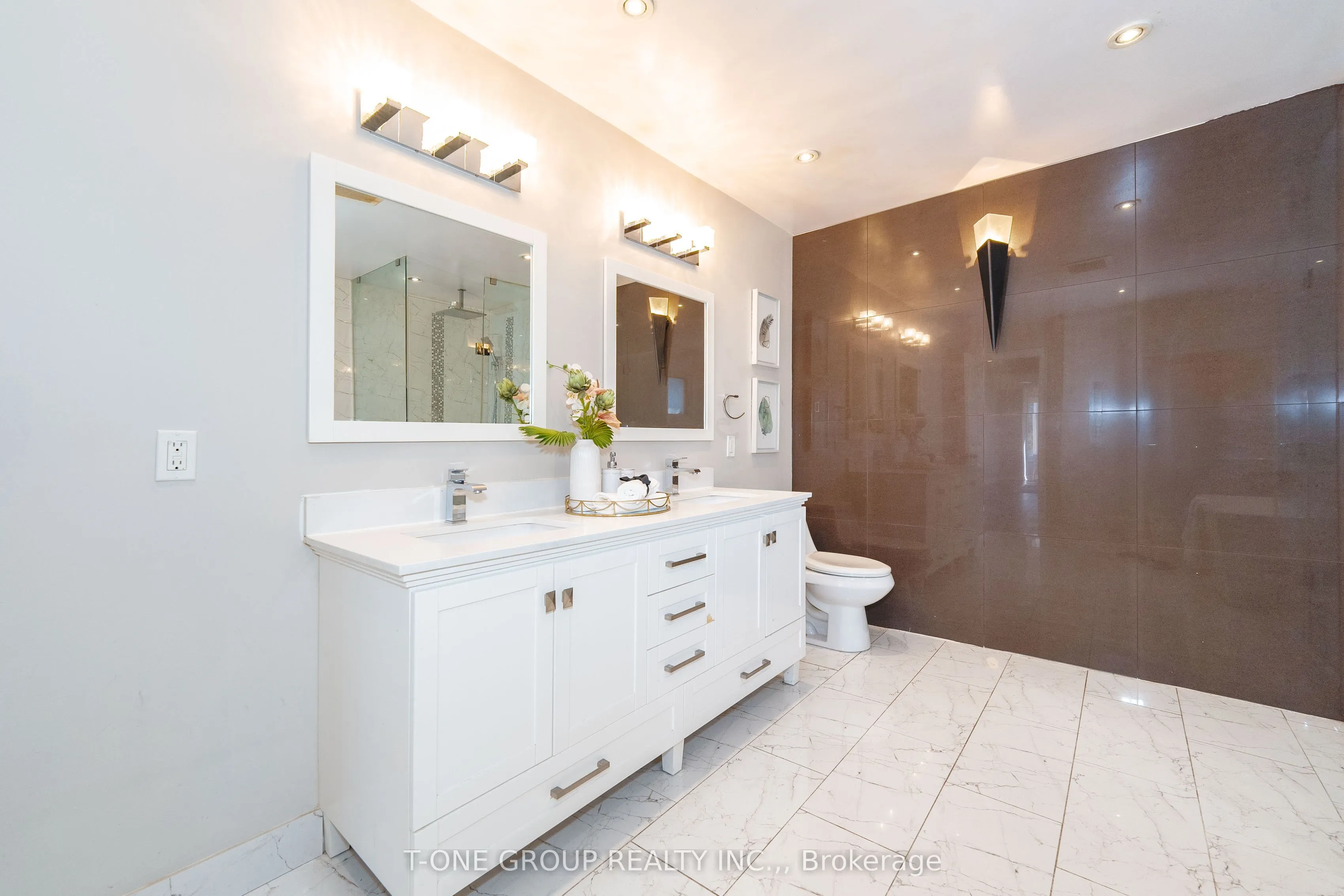 382 Elgin Mills Road W