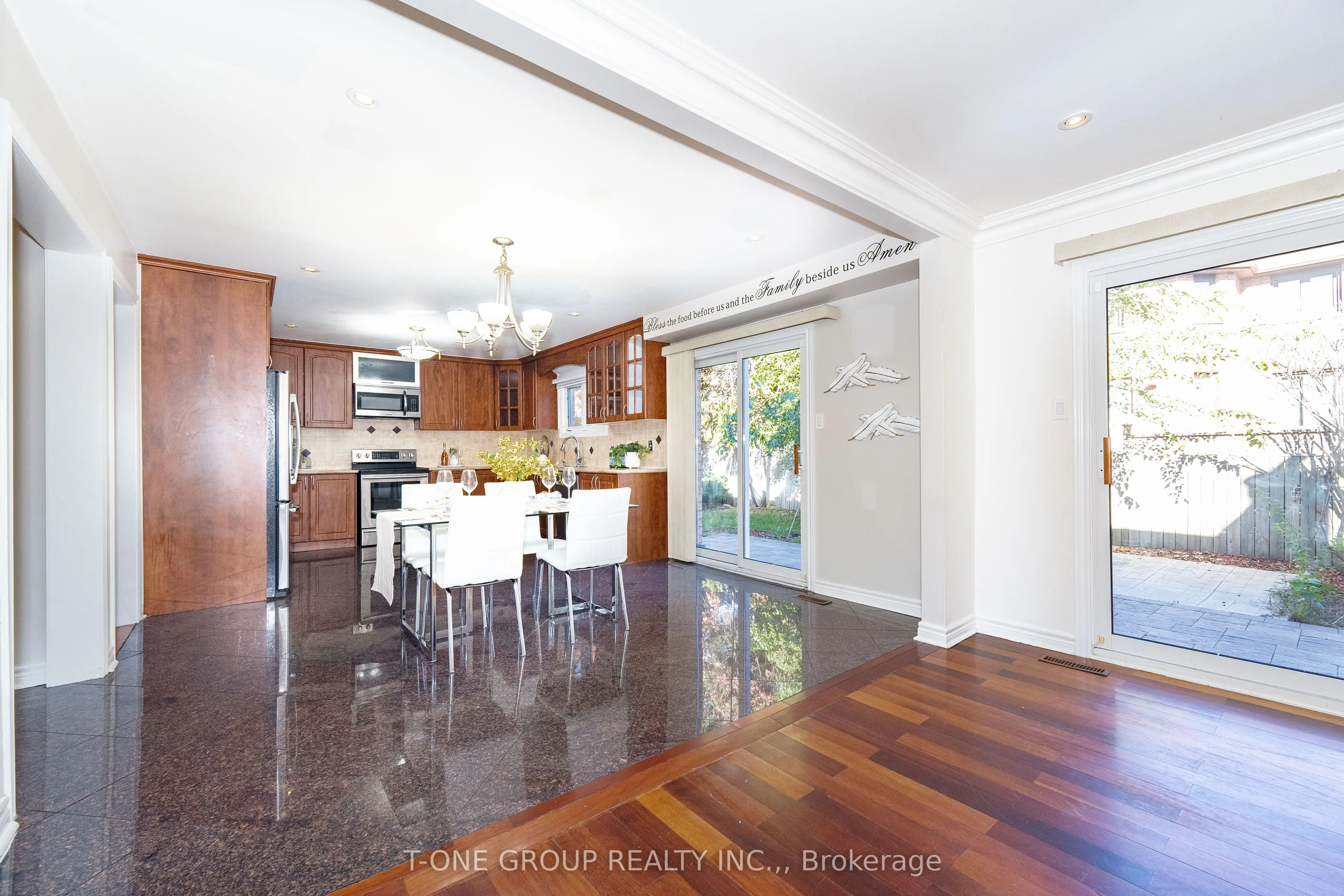 382 Elgin Mills Road W