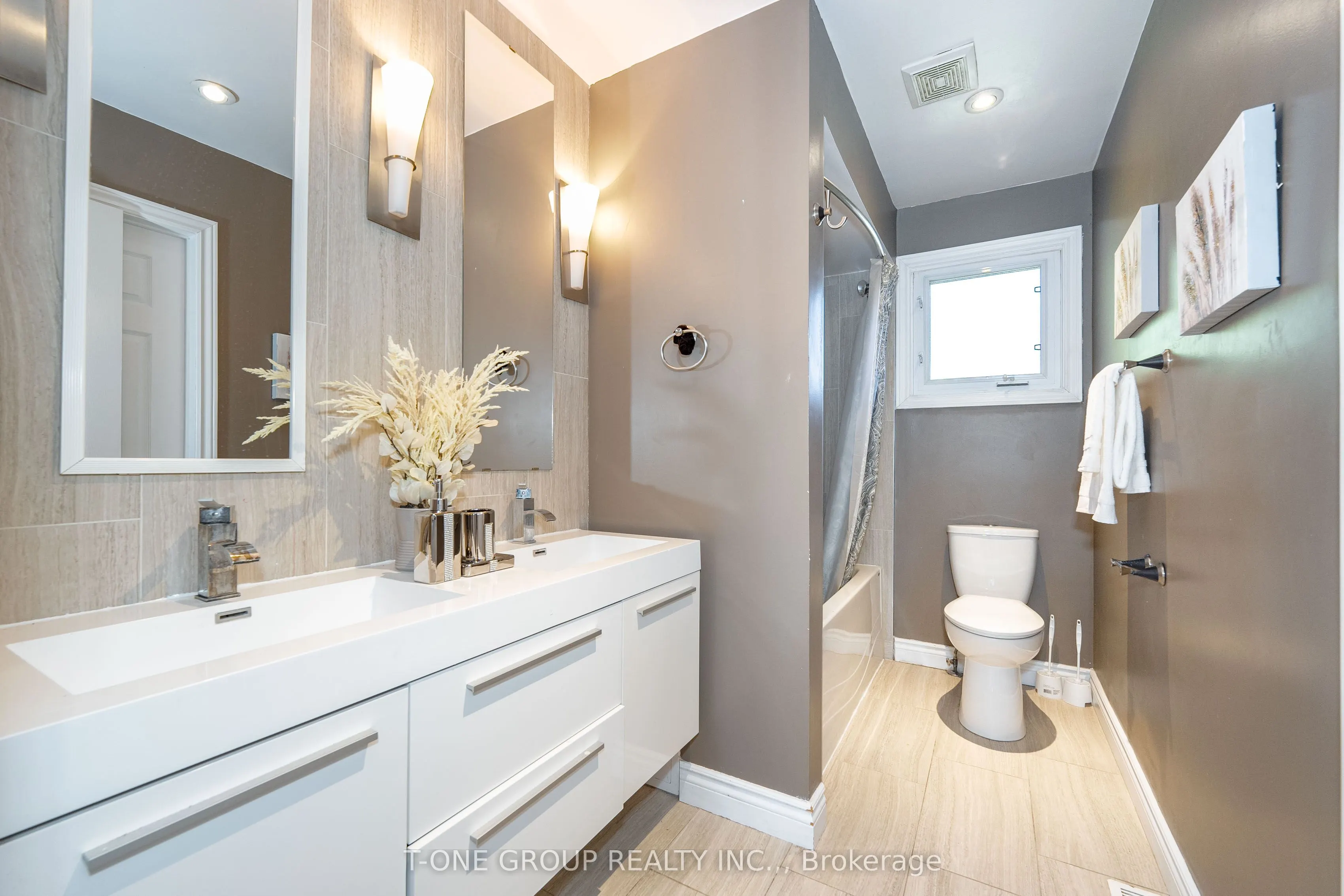 382 Elgin Mills Road W