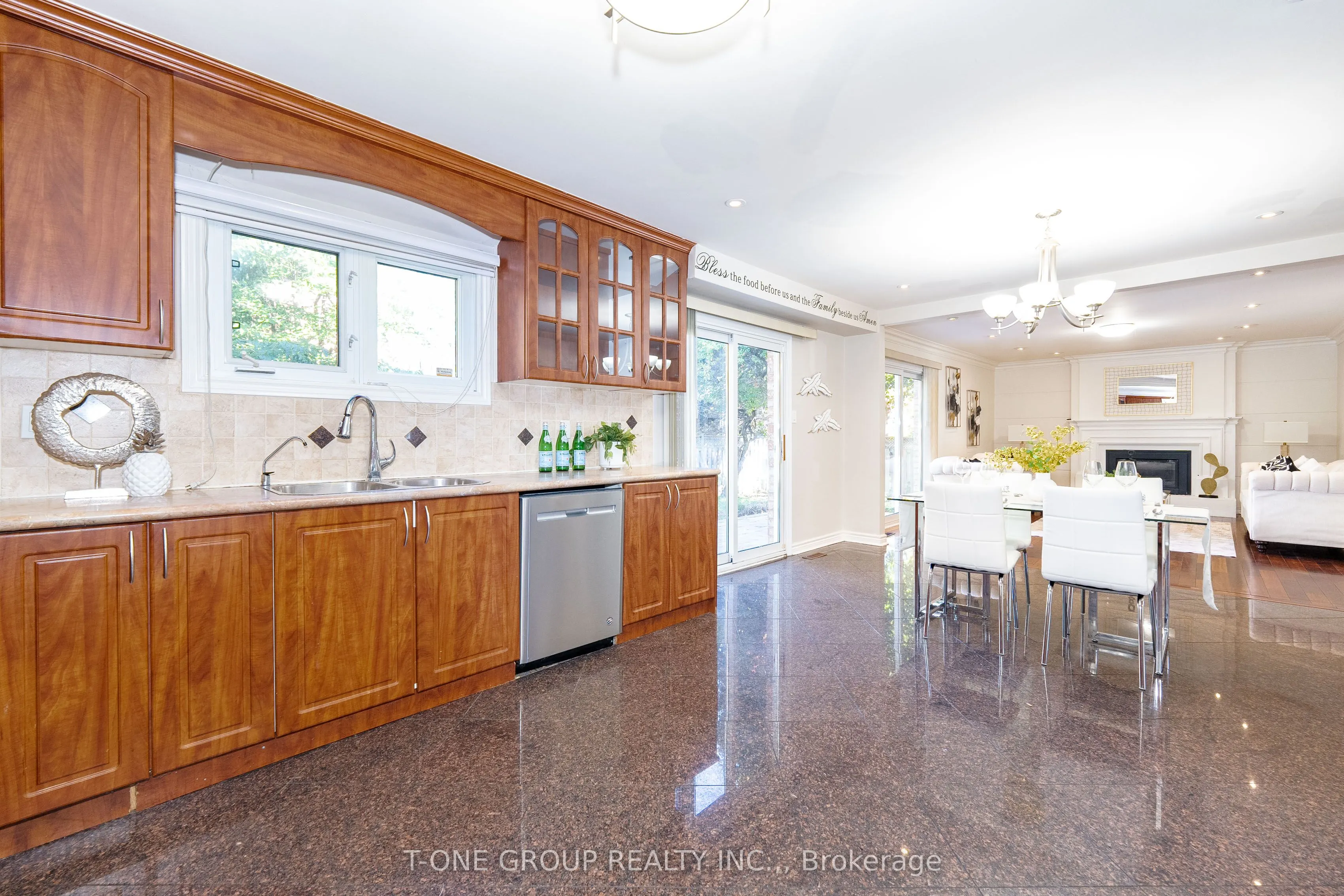 382 Elgin Mills Road W