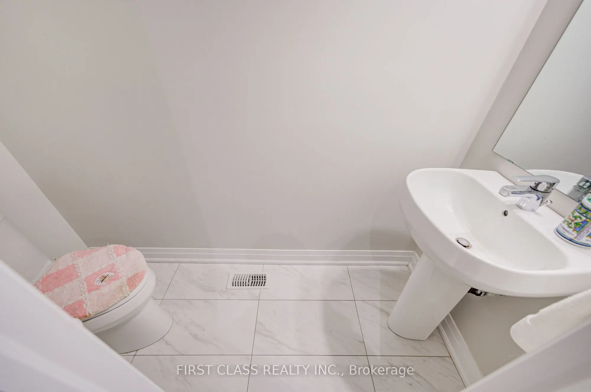 35 Thomas Foster Street