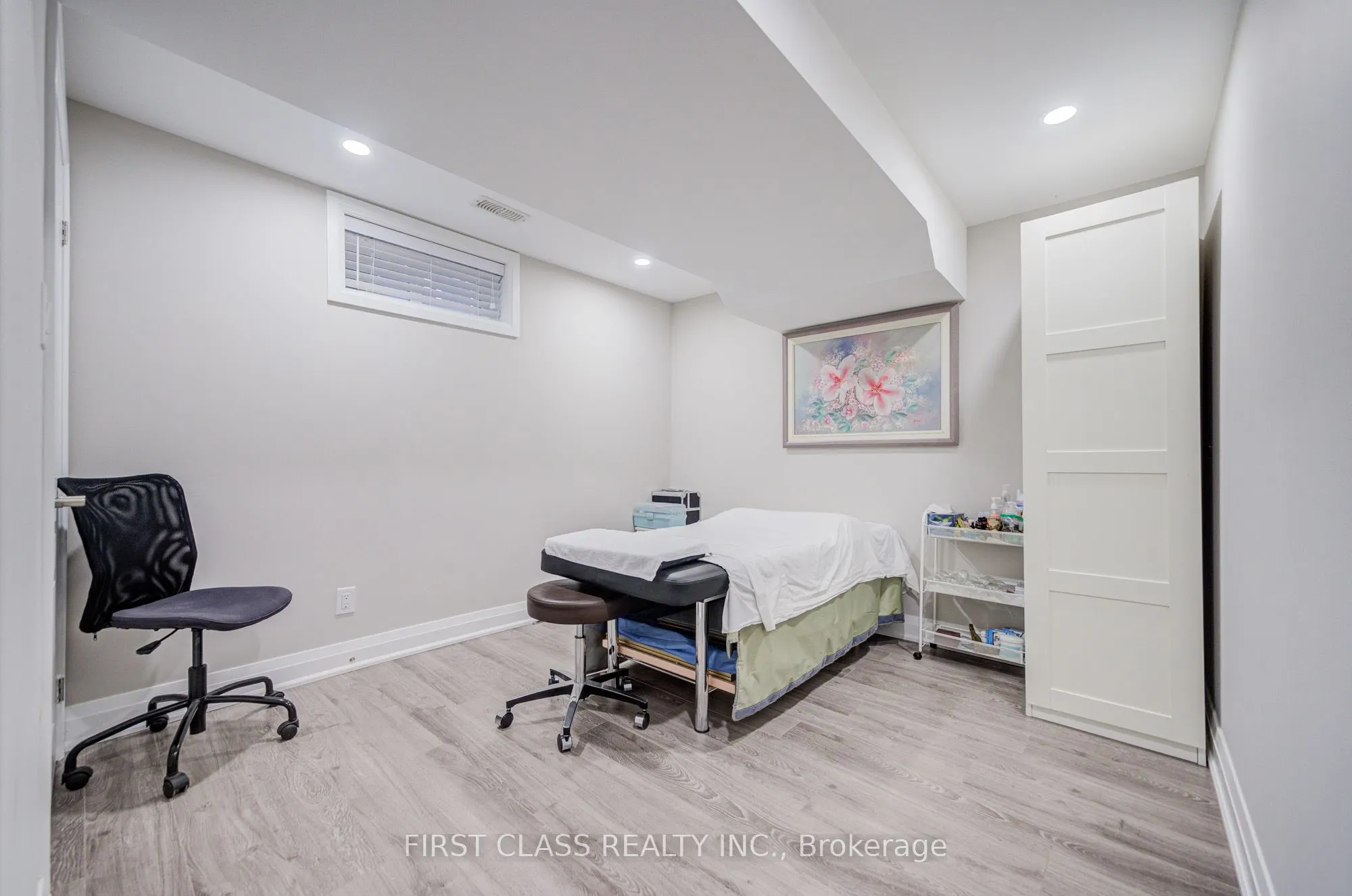 35 Thomas Foster Street