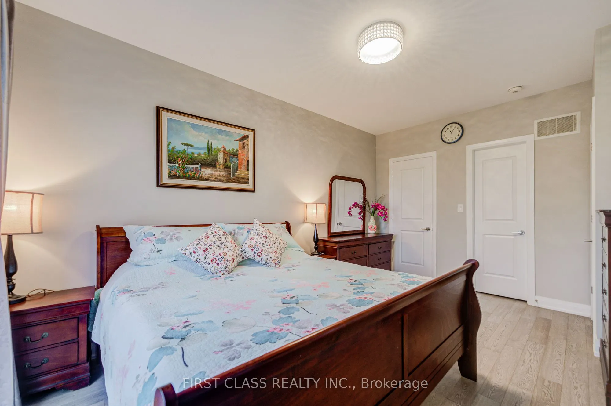 35 Thomas Foster Street