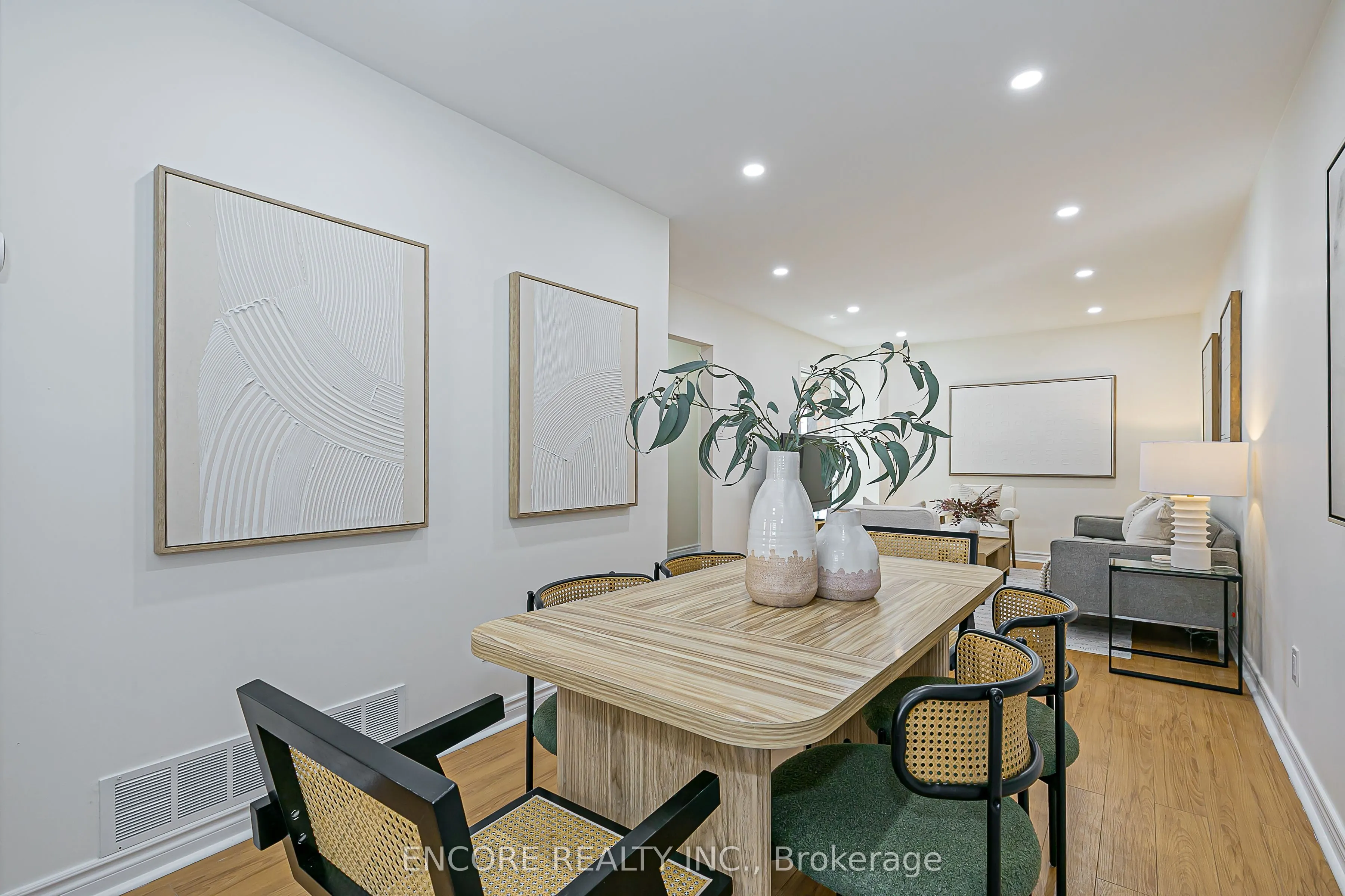 67 Cottsmore Crescent