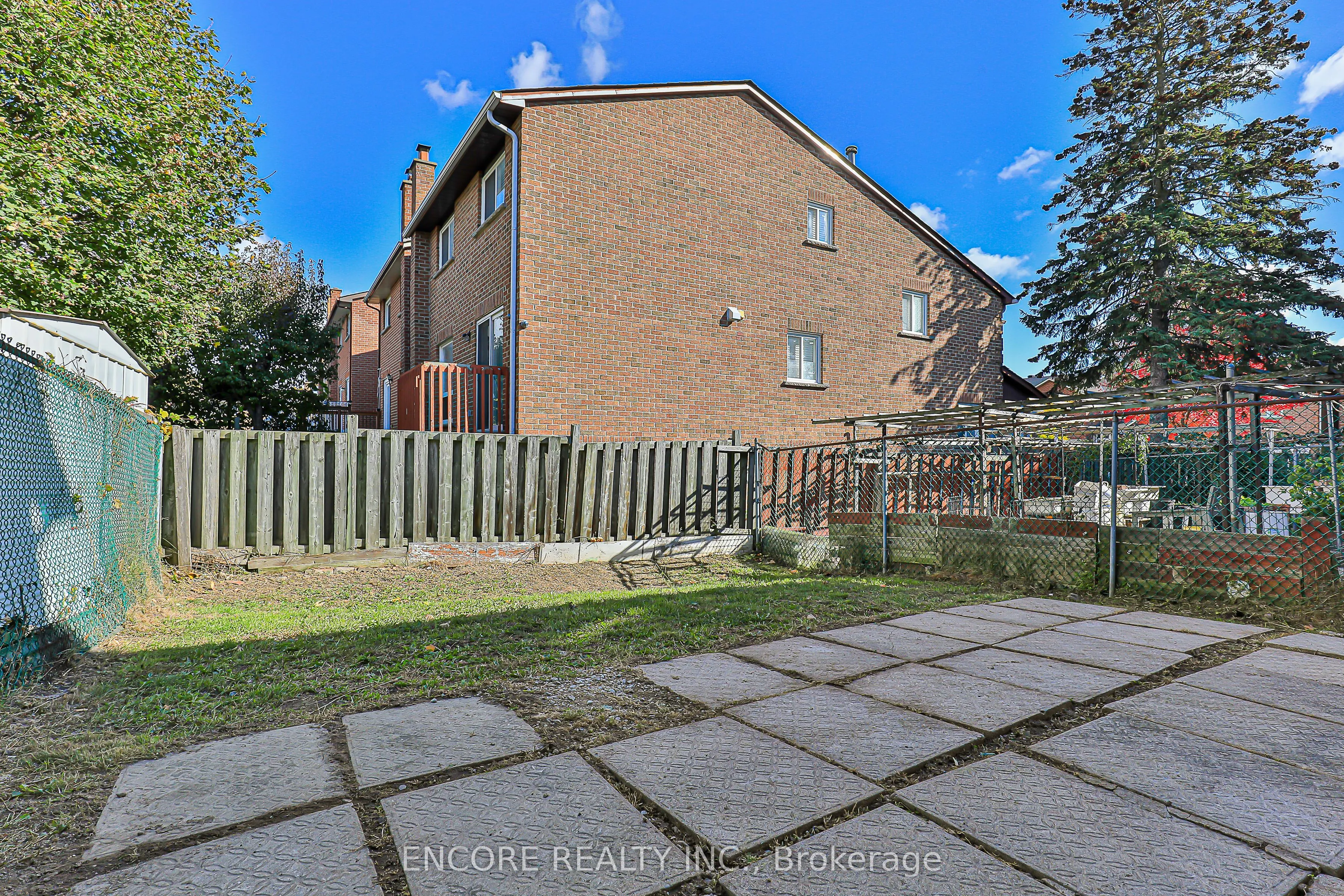 67 Cottsmore Crescent