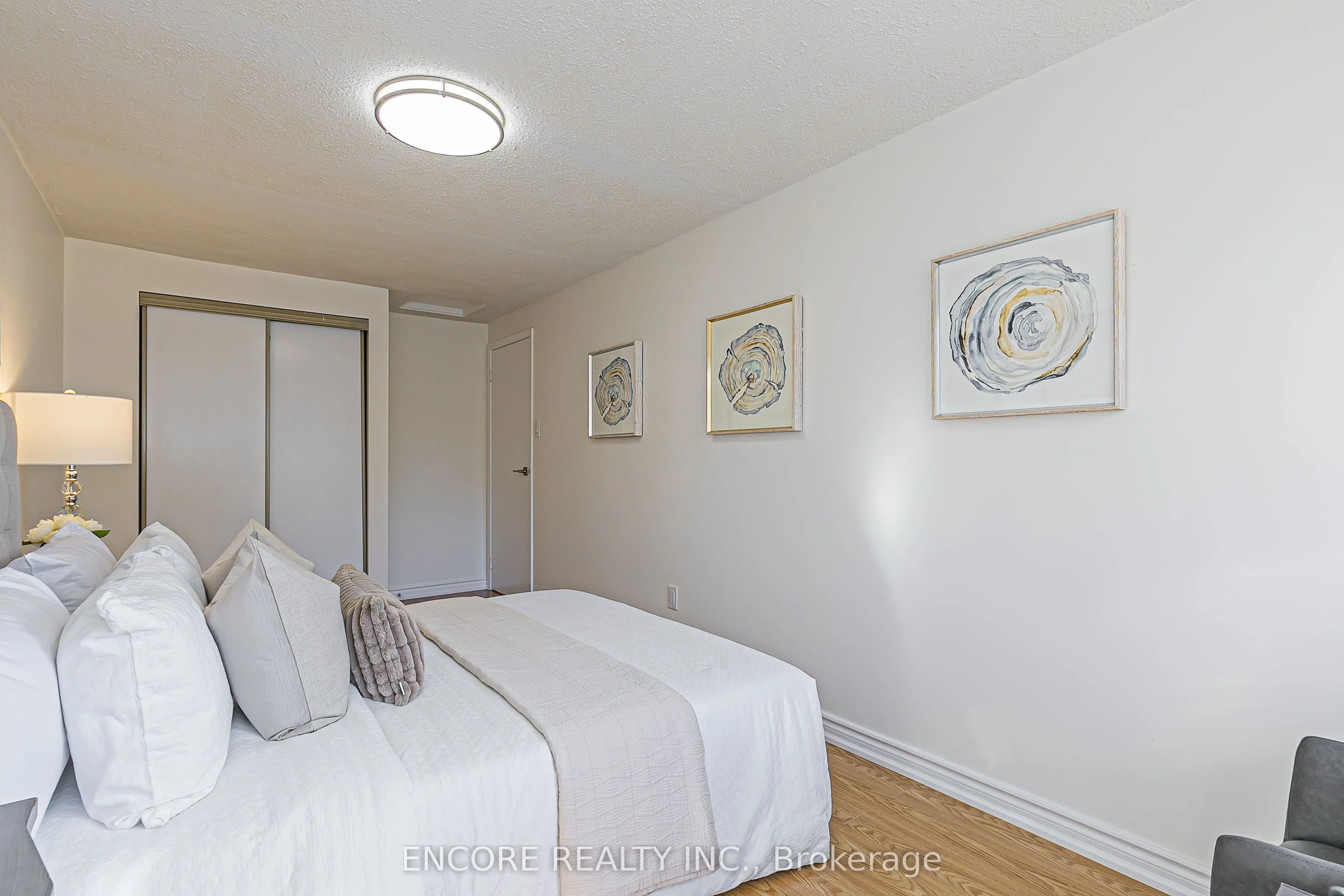 67 Cottsmore Crescent