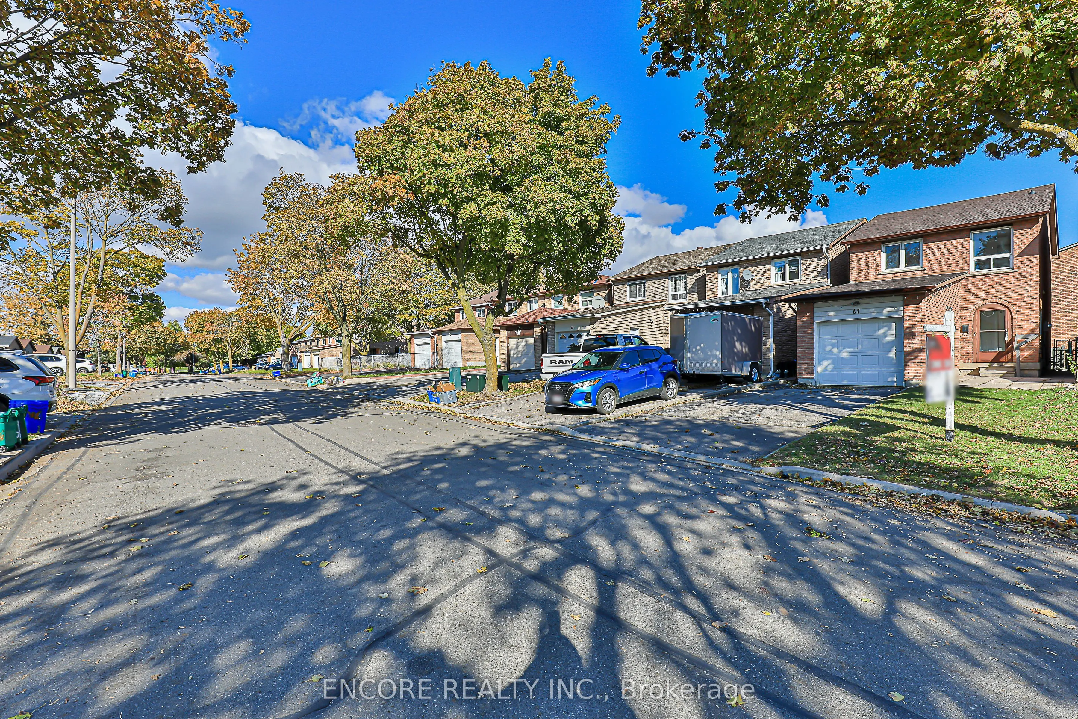 67 Cottsmore Crescent