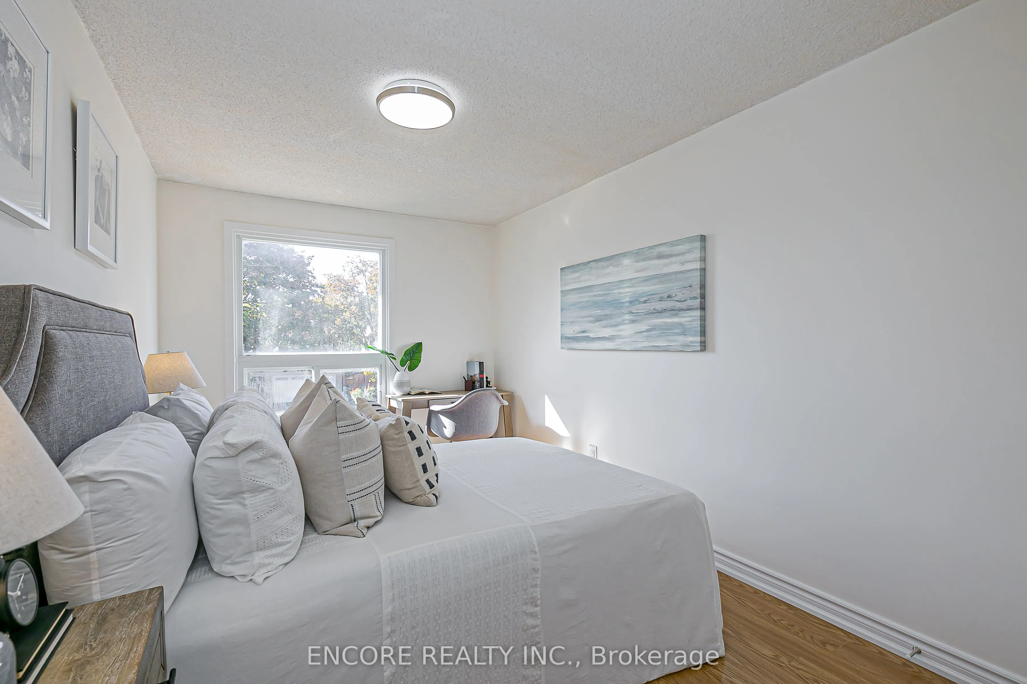 67 Cottsmore Crescent