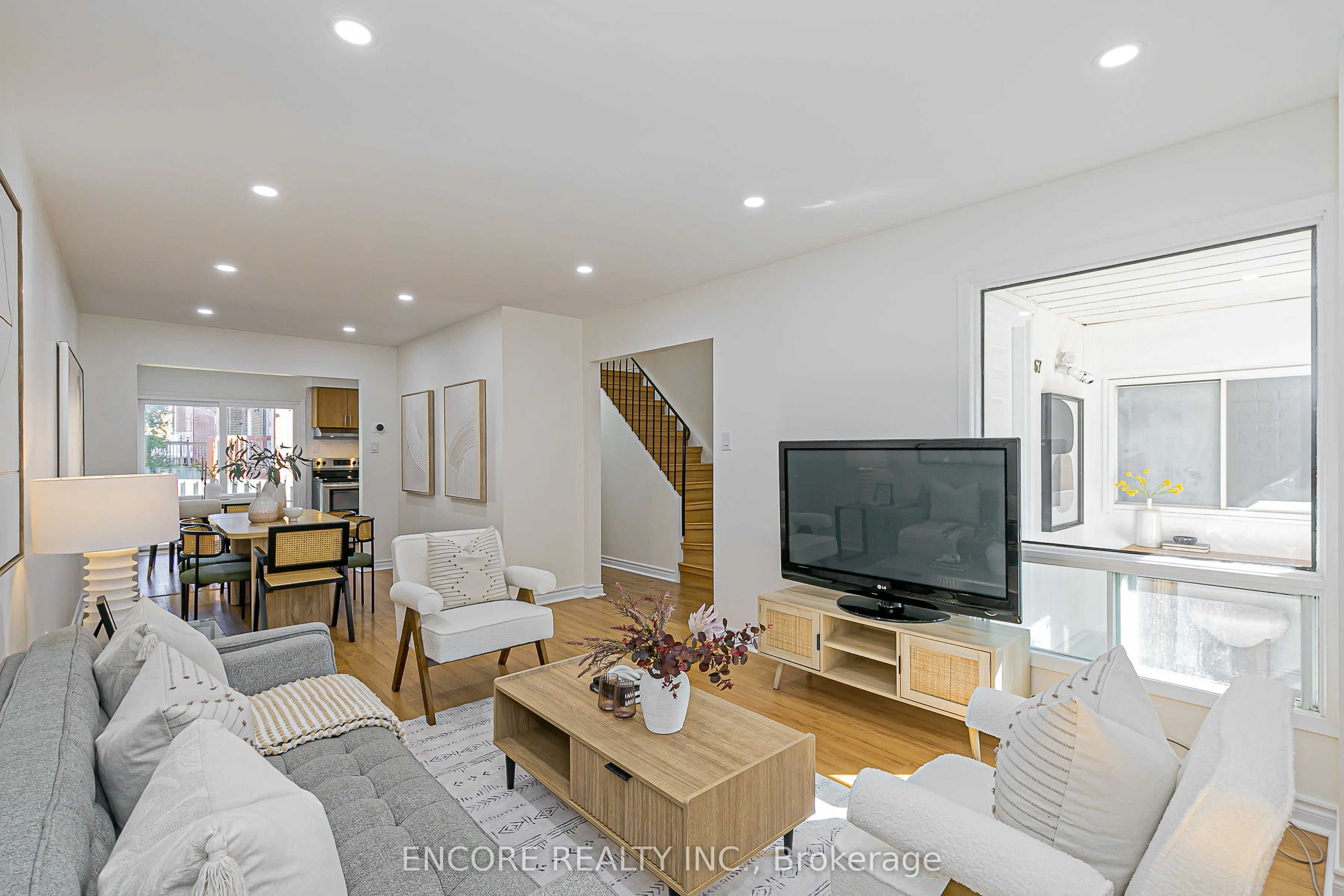 67 Cottsmore Crescent