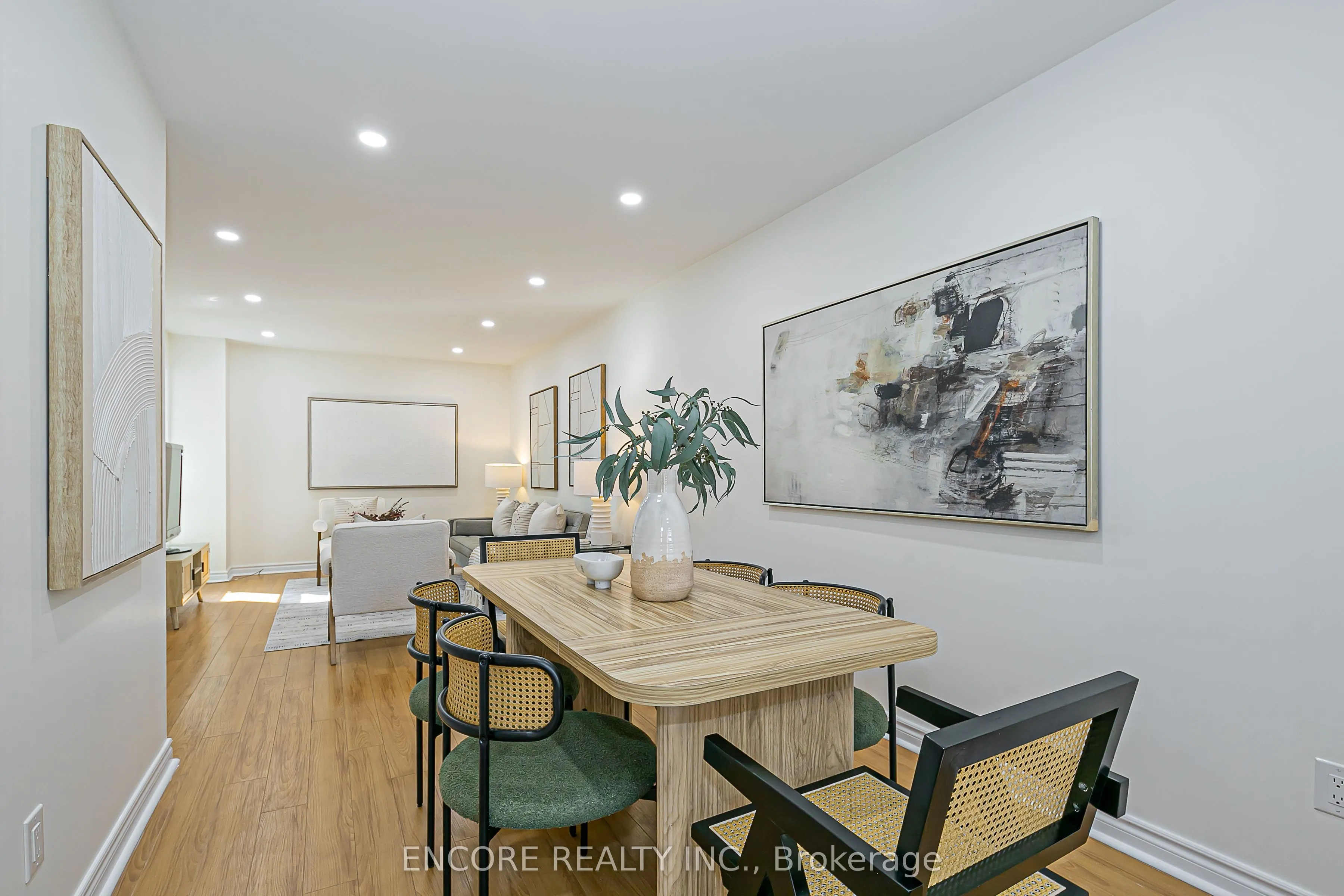 67 Cottsmore Crescent