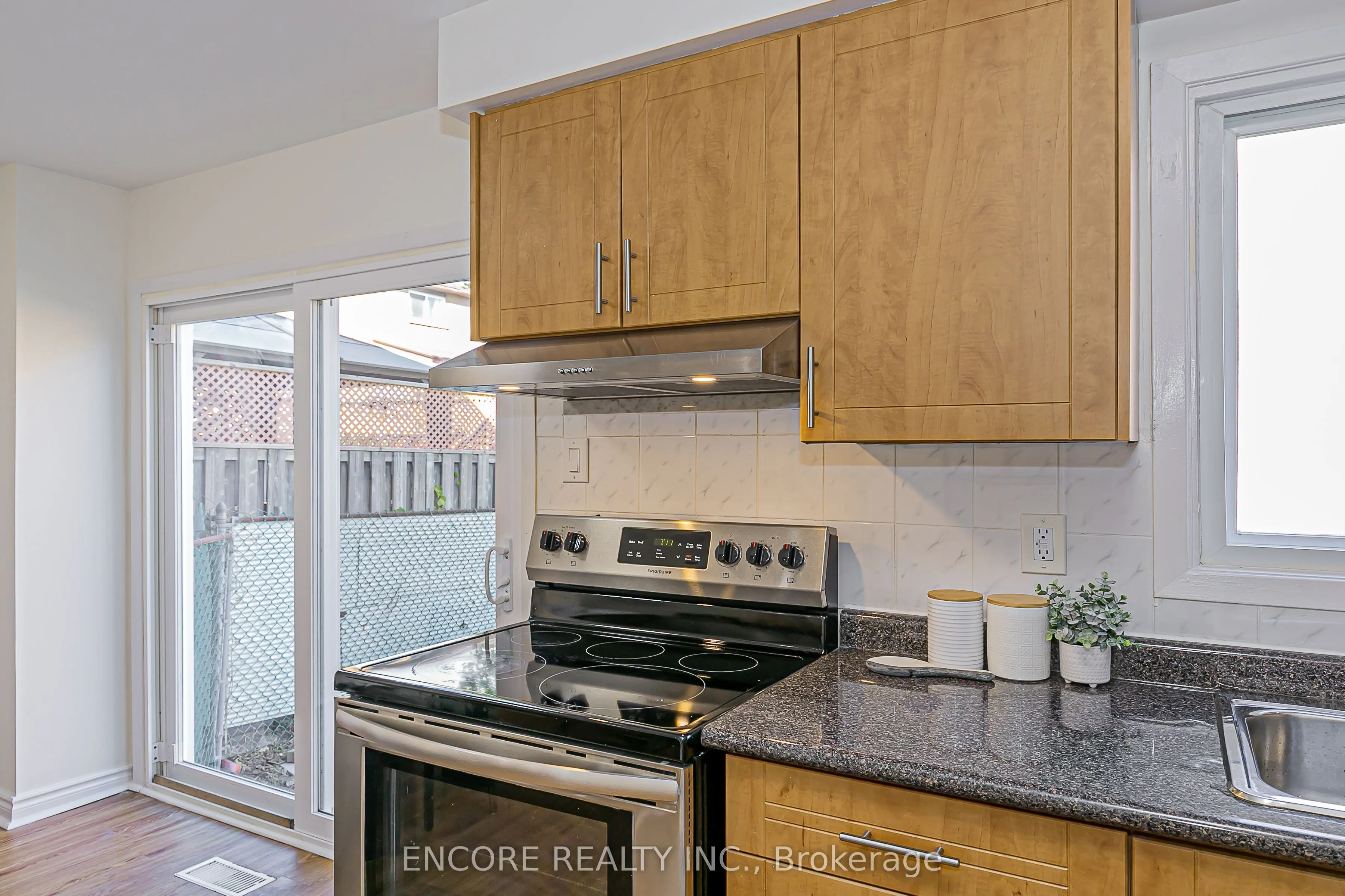 67 Cottsmore Crescent