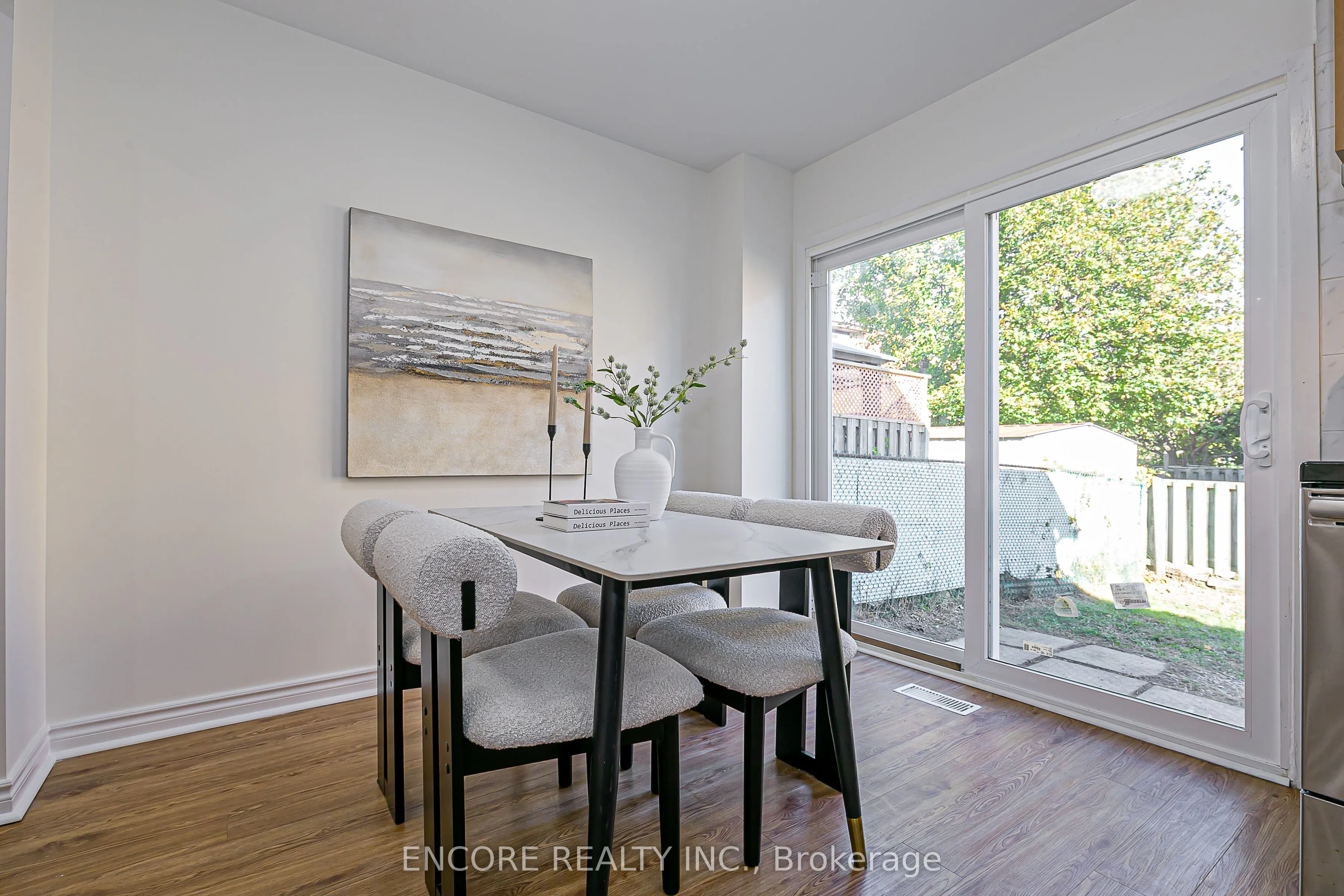 67 Cottsmore Crescent