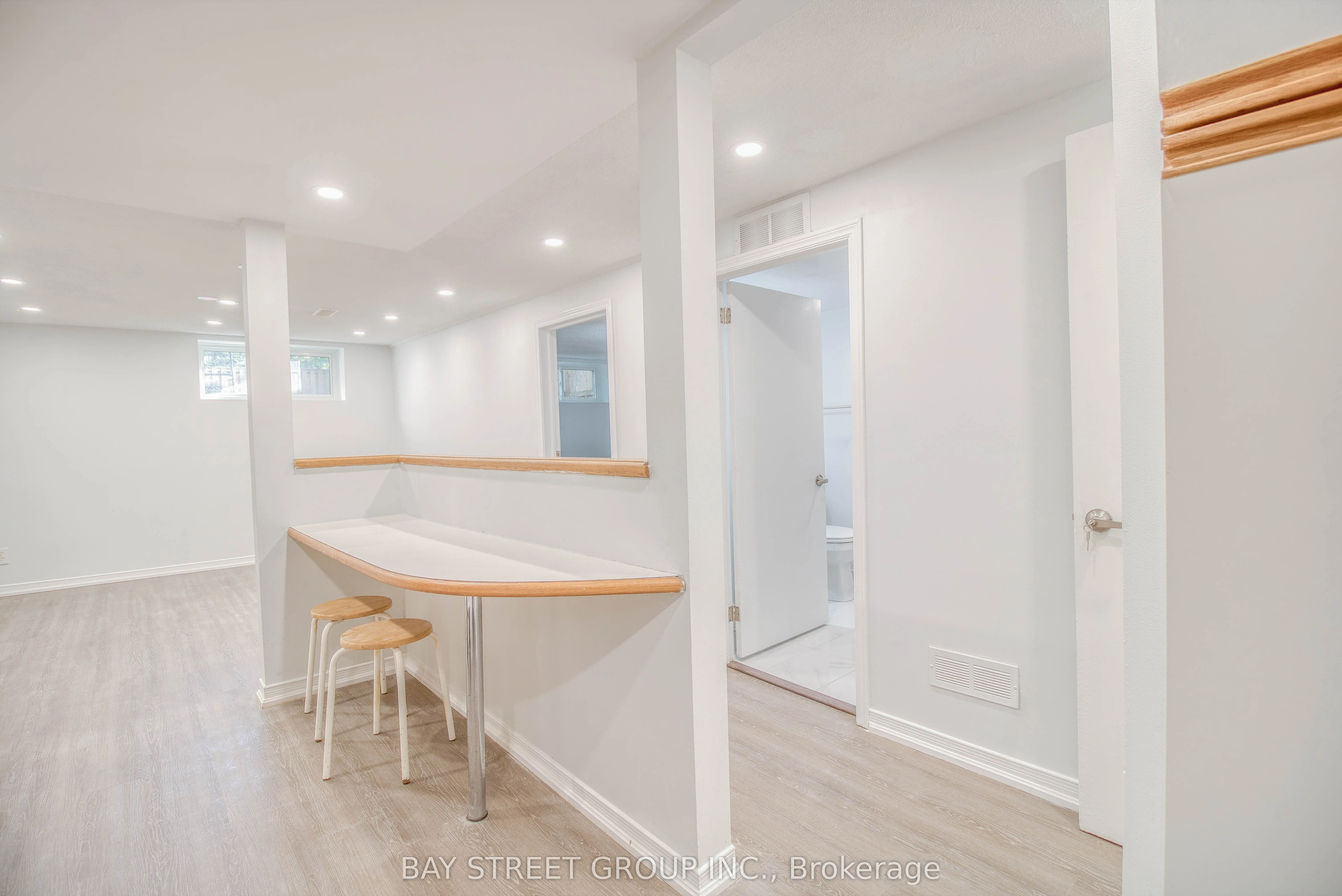 65 Davis Road N, #Basement #2