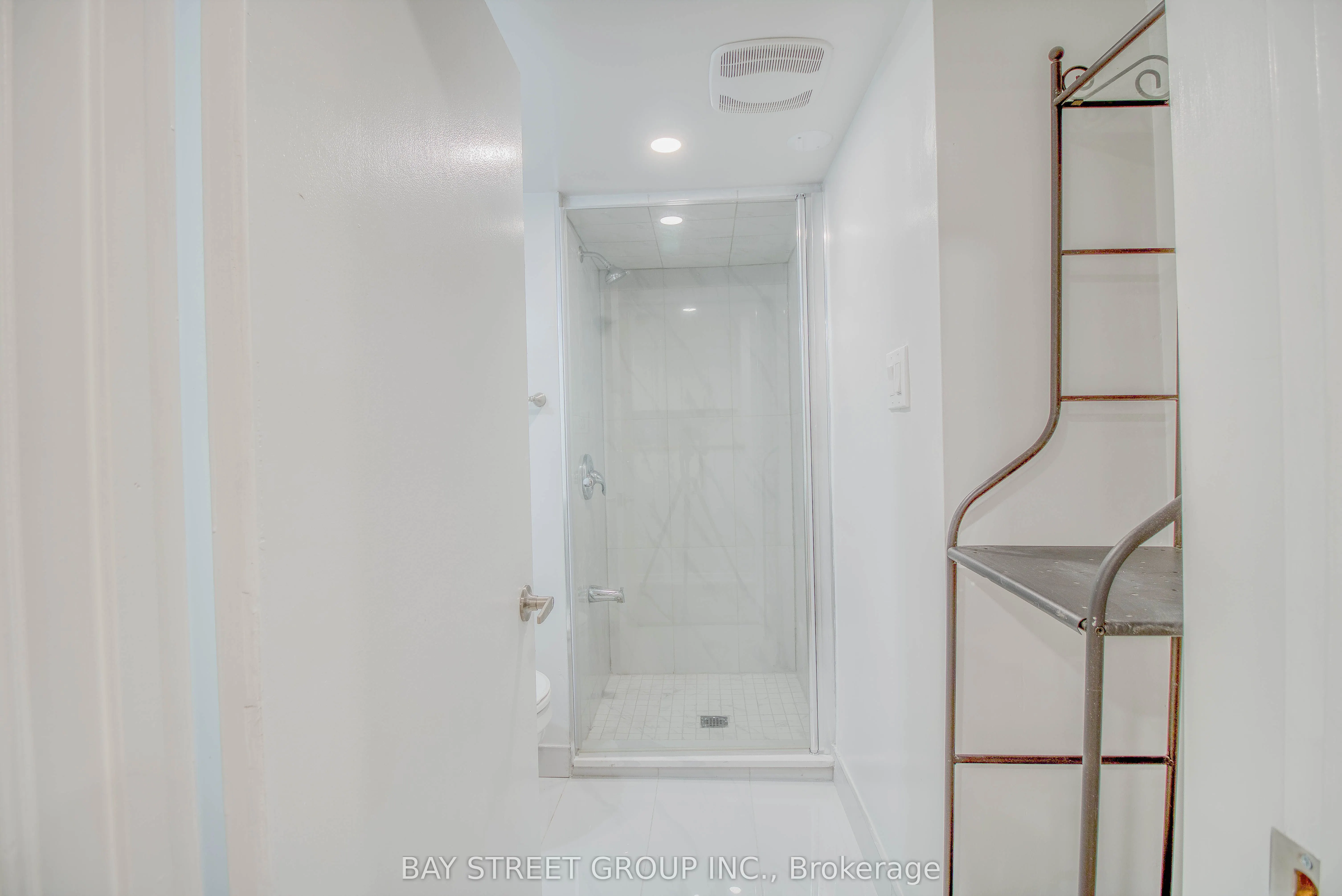 65 Davis Road N, #Basement #2