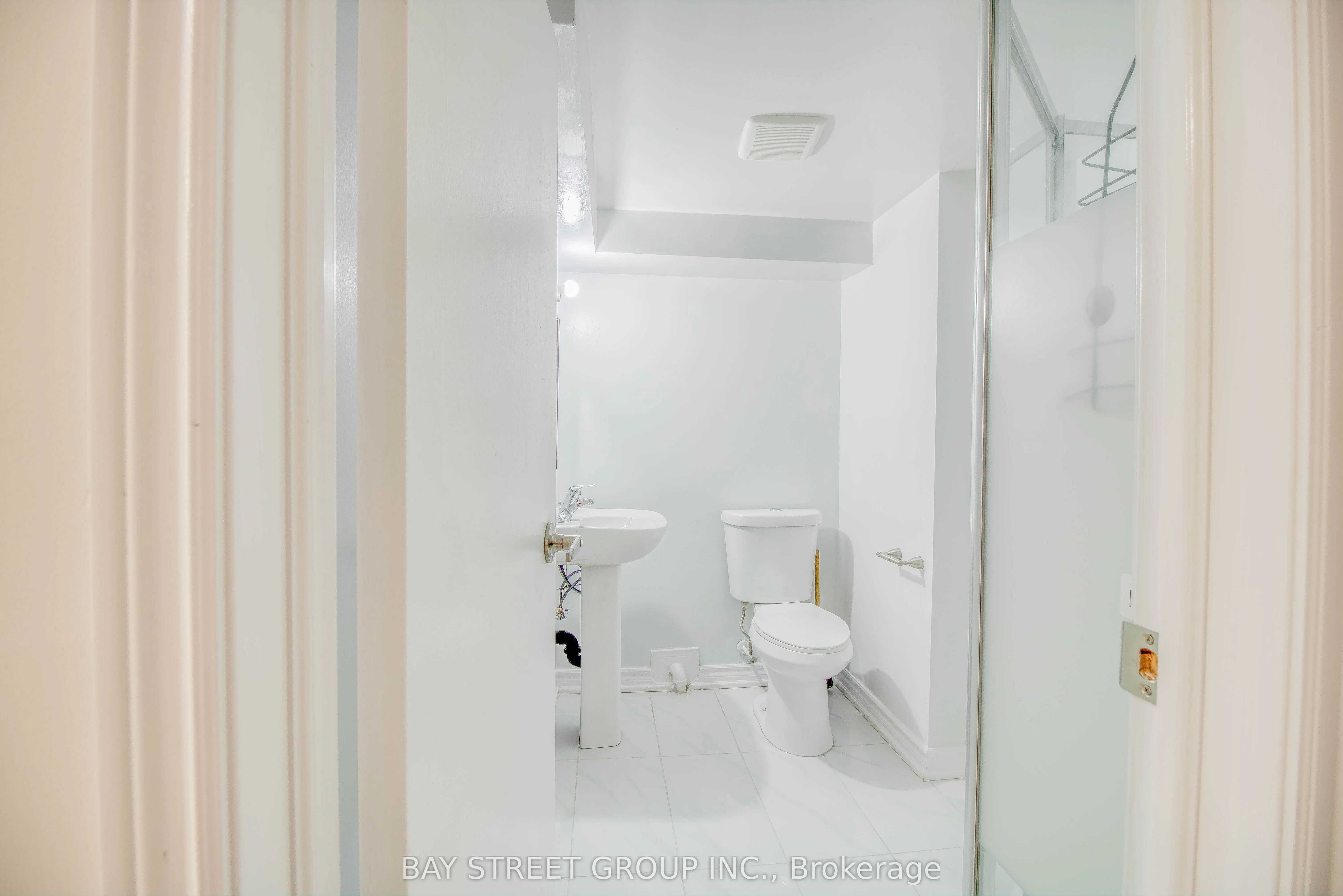 65 Davis Road N, #Basement #1