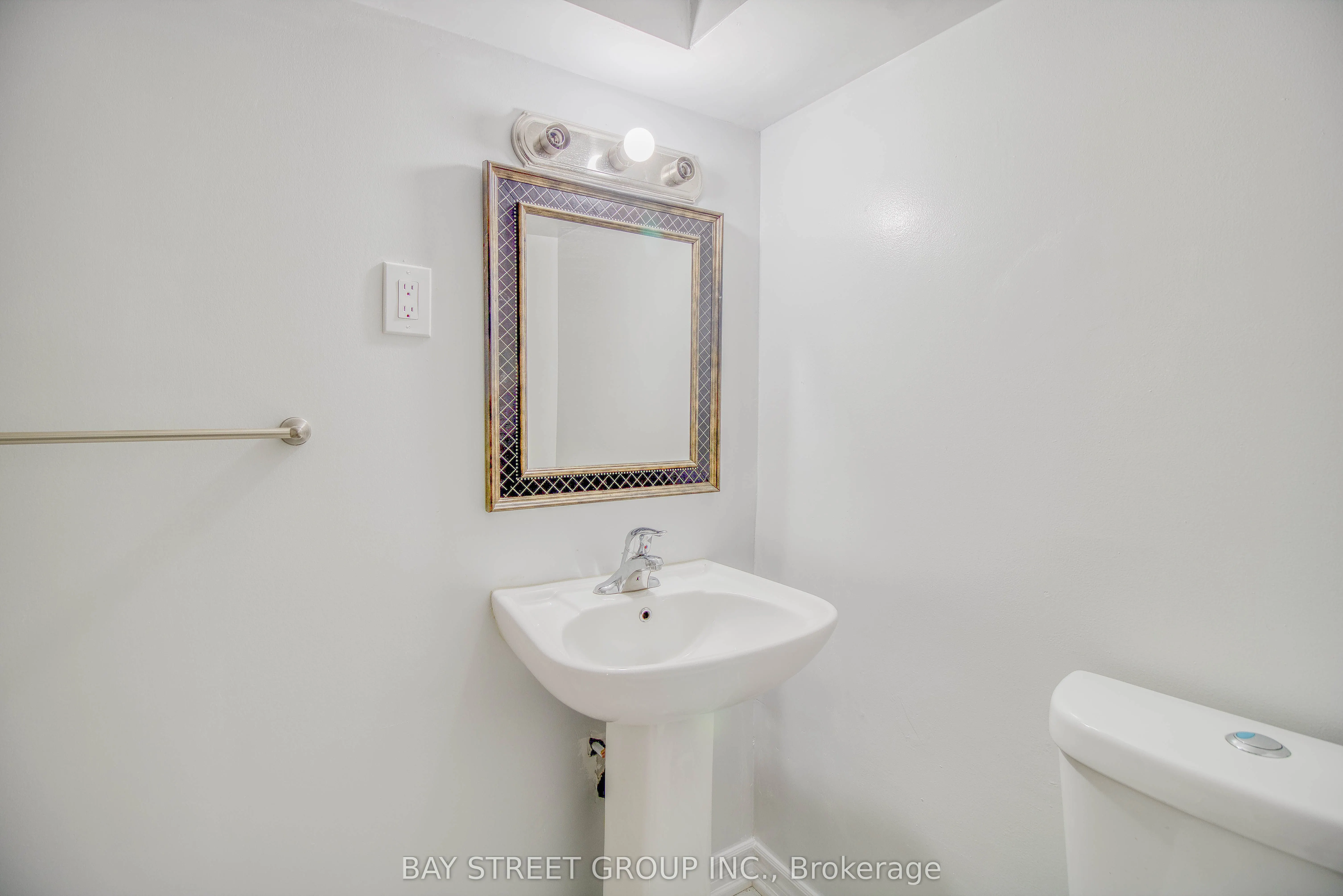 65 Davis Road N, #Basement #1