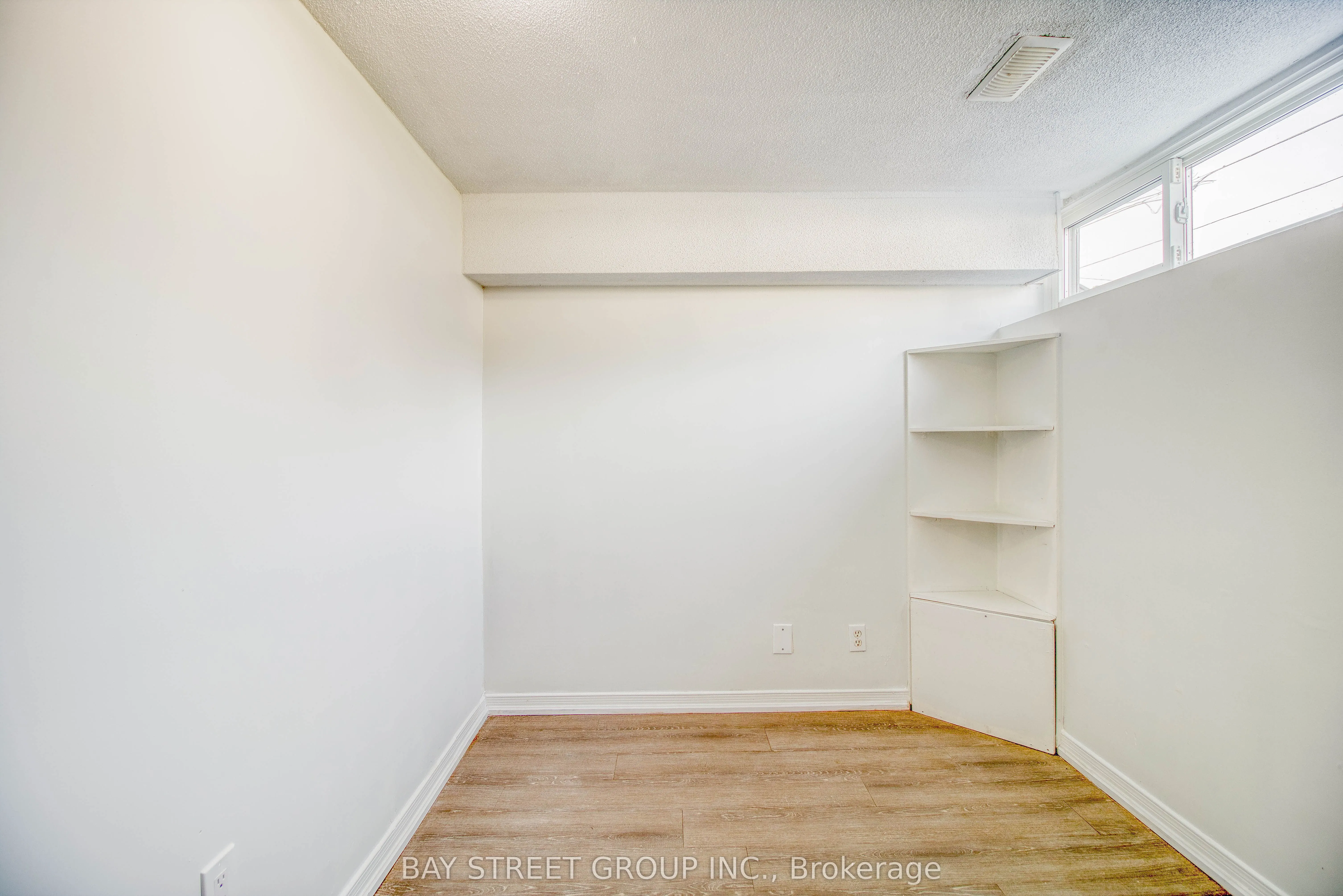 65 Davis Road N, #Basement #1