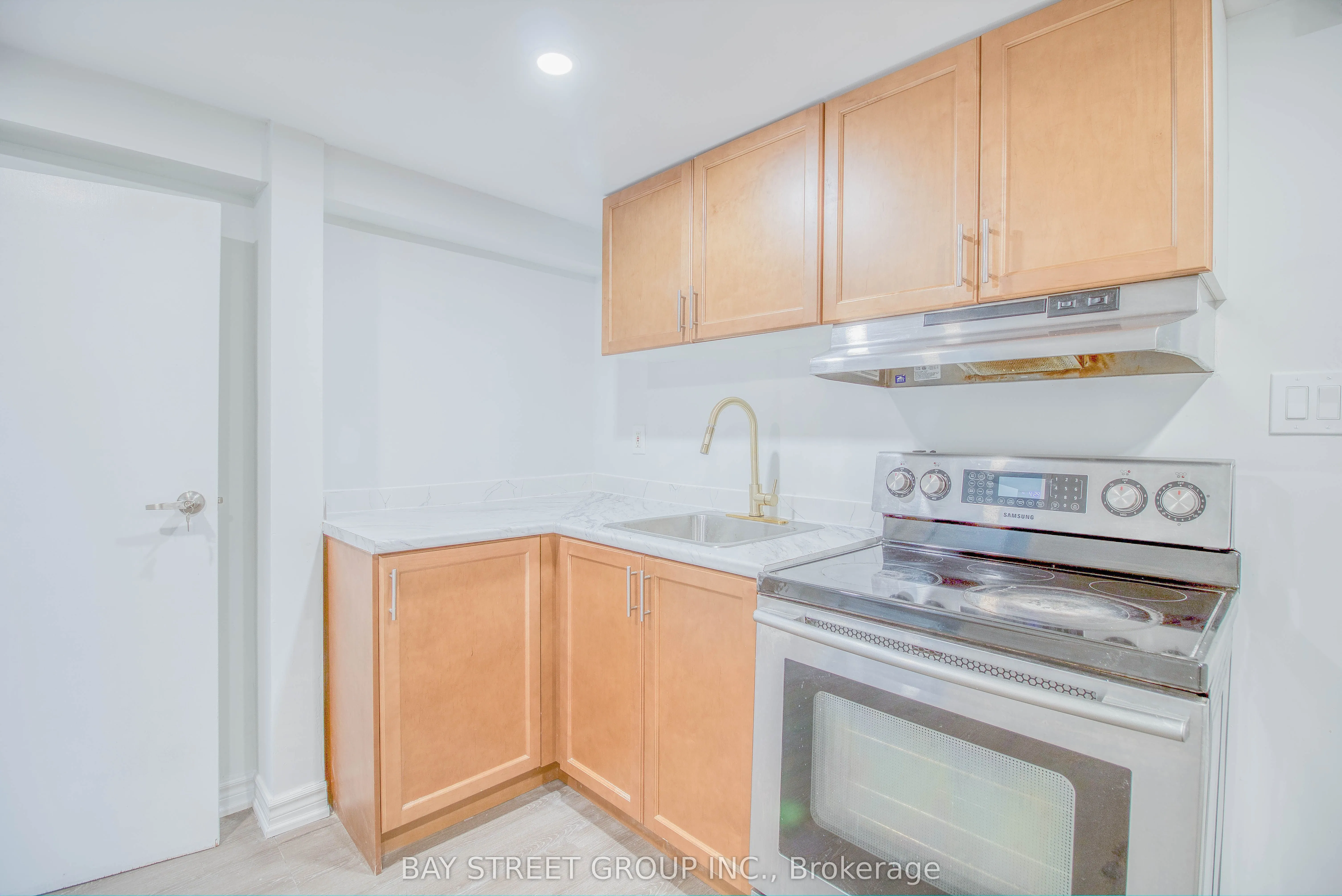 65 Davis Road N, #Basement #1