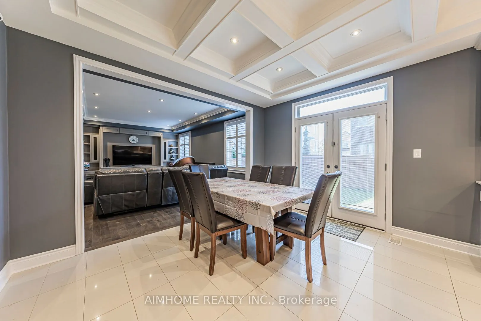 986 Wilbur Pipher Circle