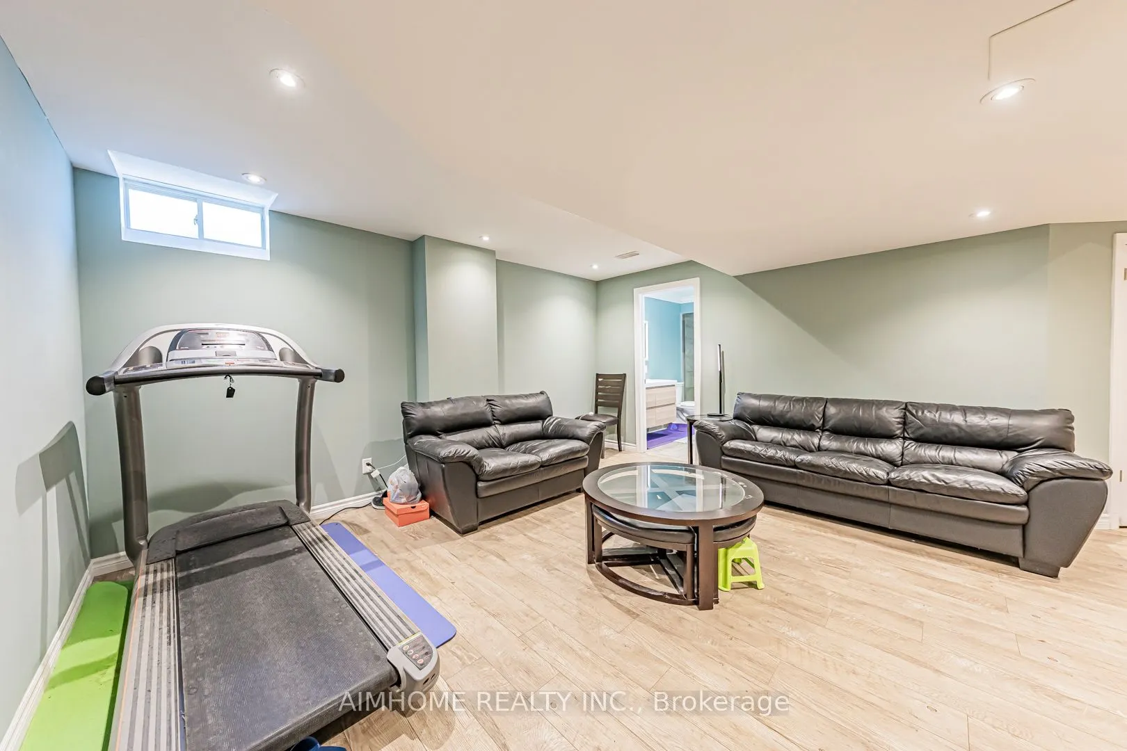 986 Wilbur Pipher Circle