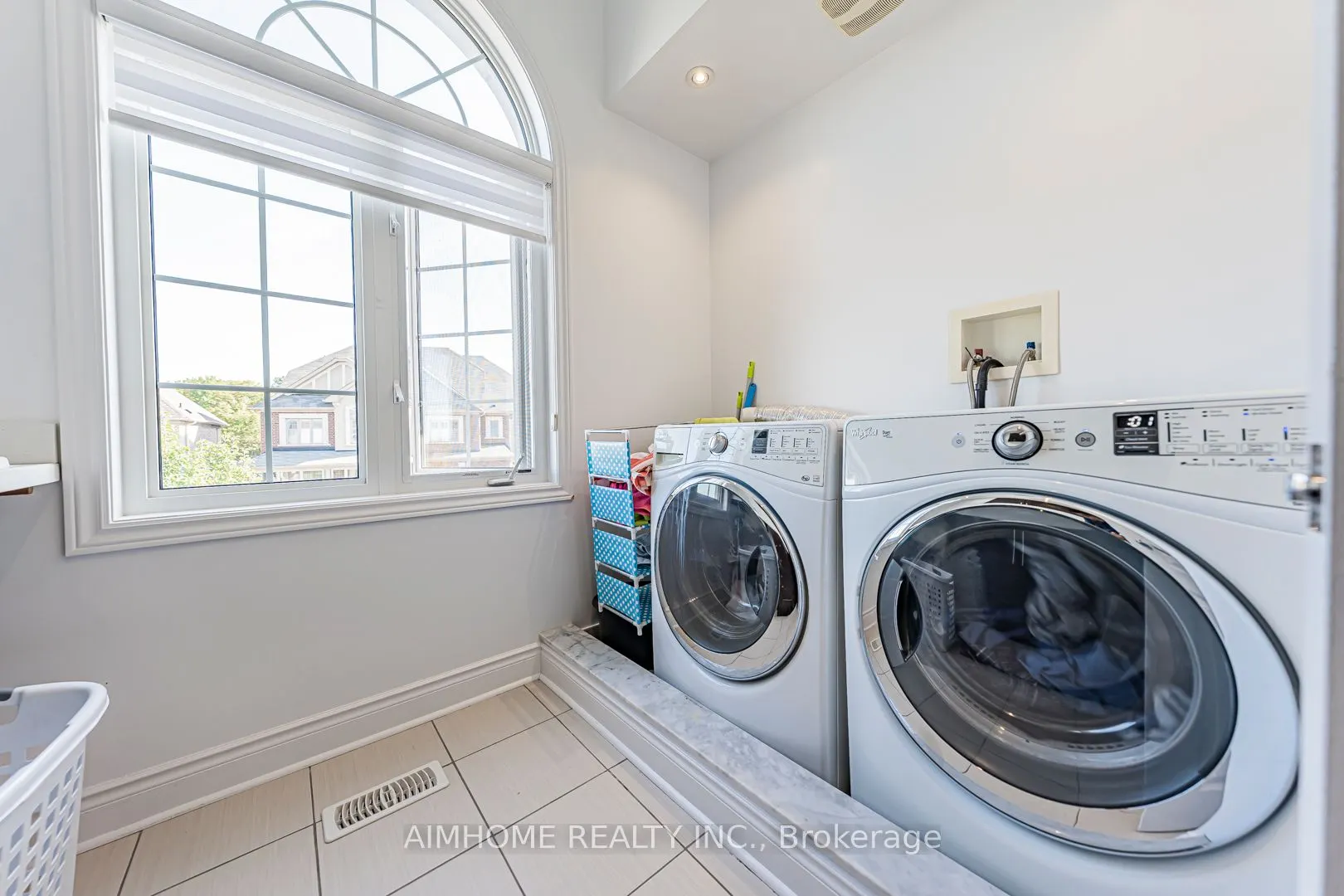 986 Wilbur Pipher Circle