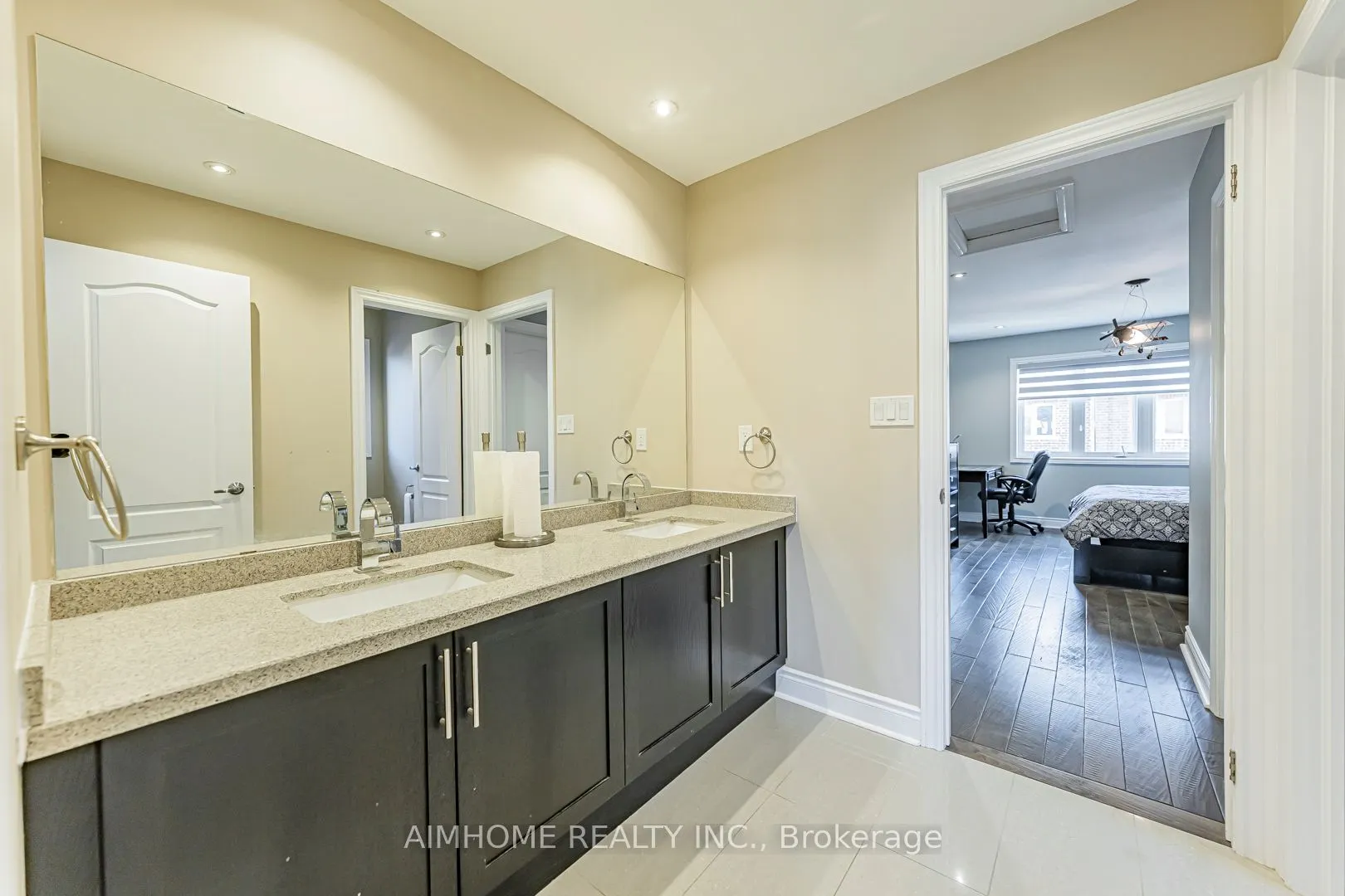 986 Wilbur Pipher Circle