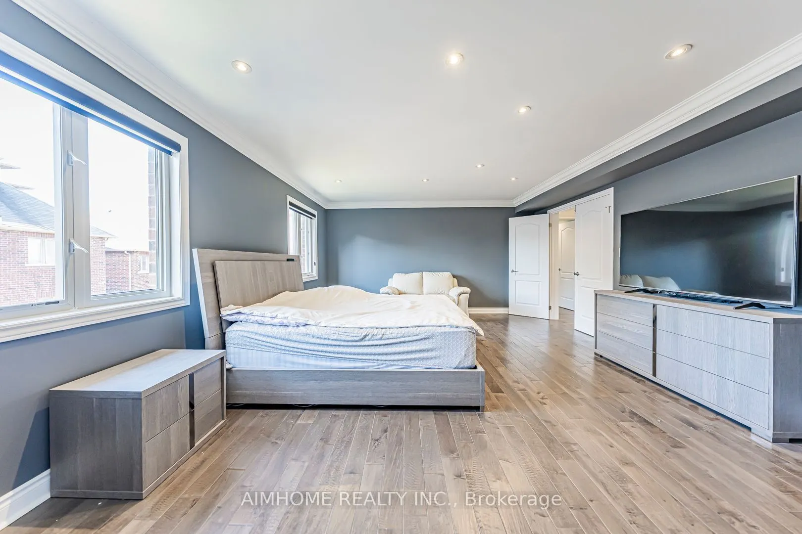 986 Wilbur Pipher Circle