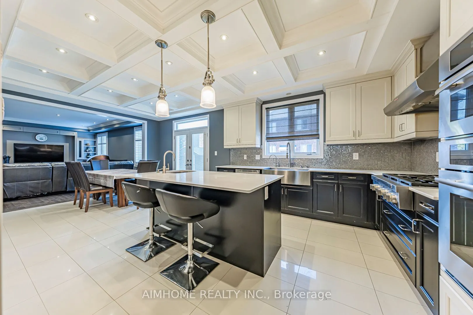 986 Wilbur Pipher Circle