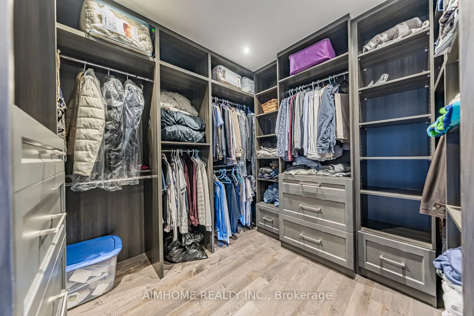 986 Wilbur Pipher Circle