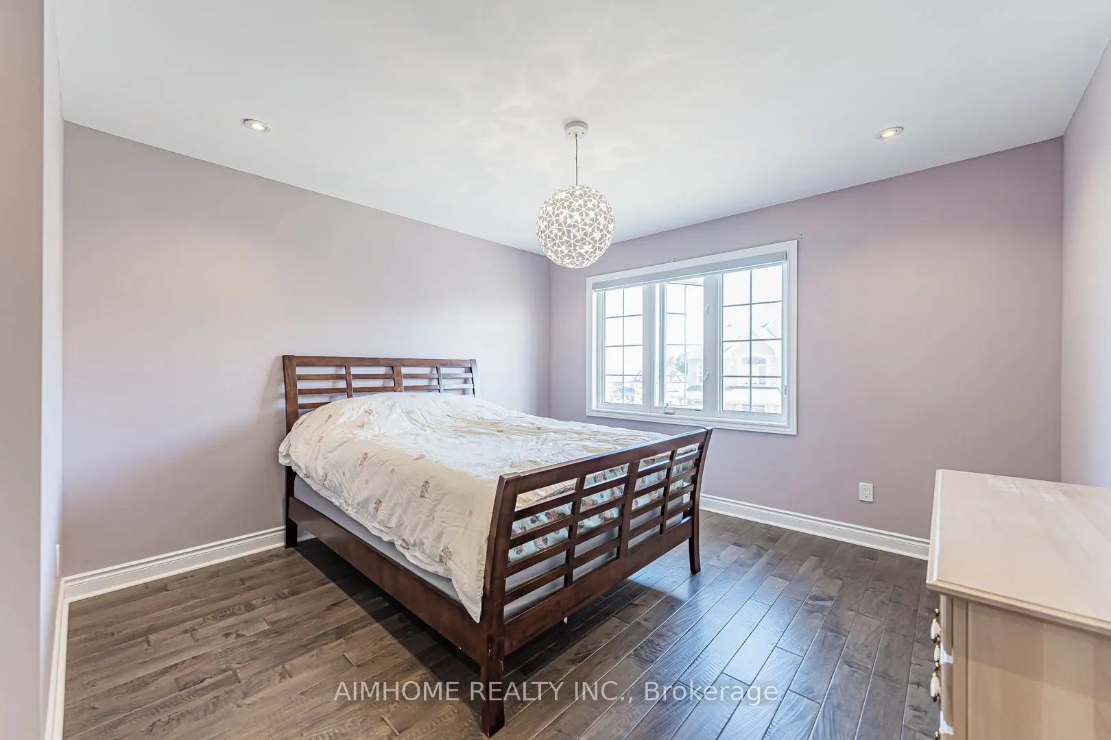 986 Wilbur Pipher Circle