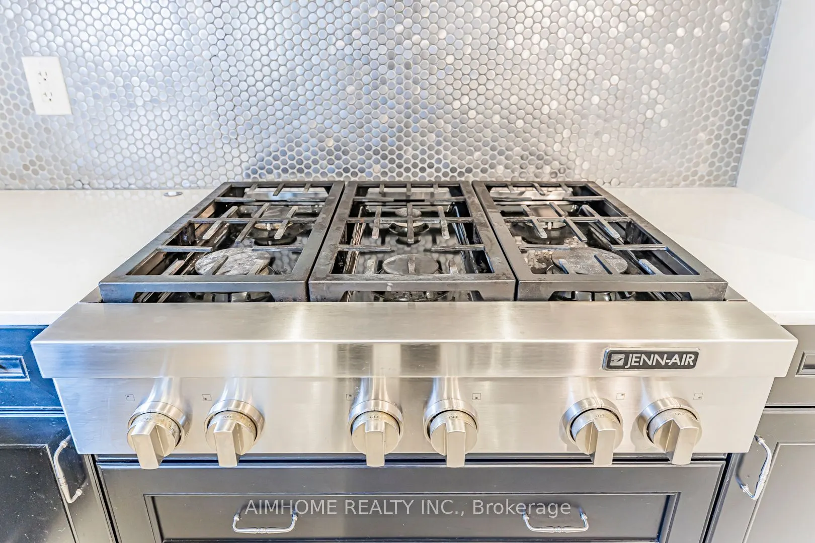 986 Wilbur Pipher Circle