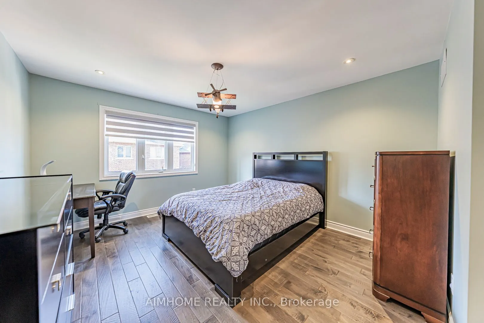 986 Wilbur Pipher Circle