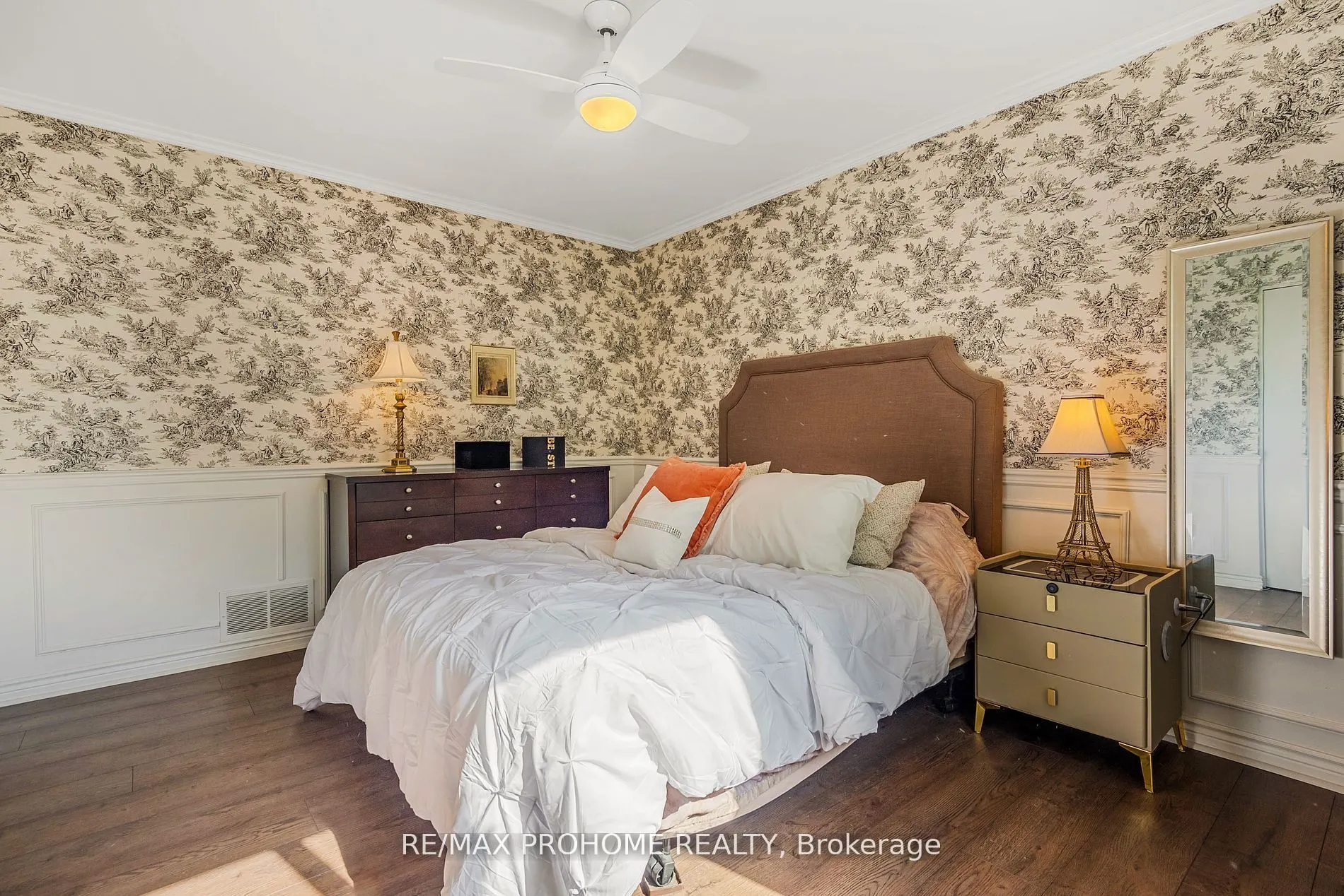 32 Sir Bedevere Place