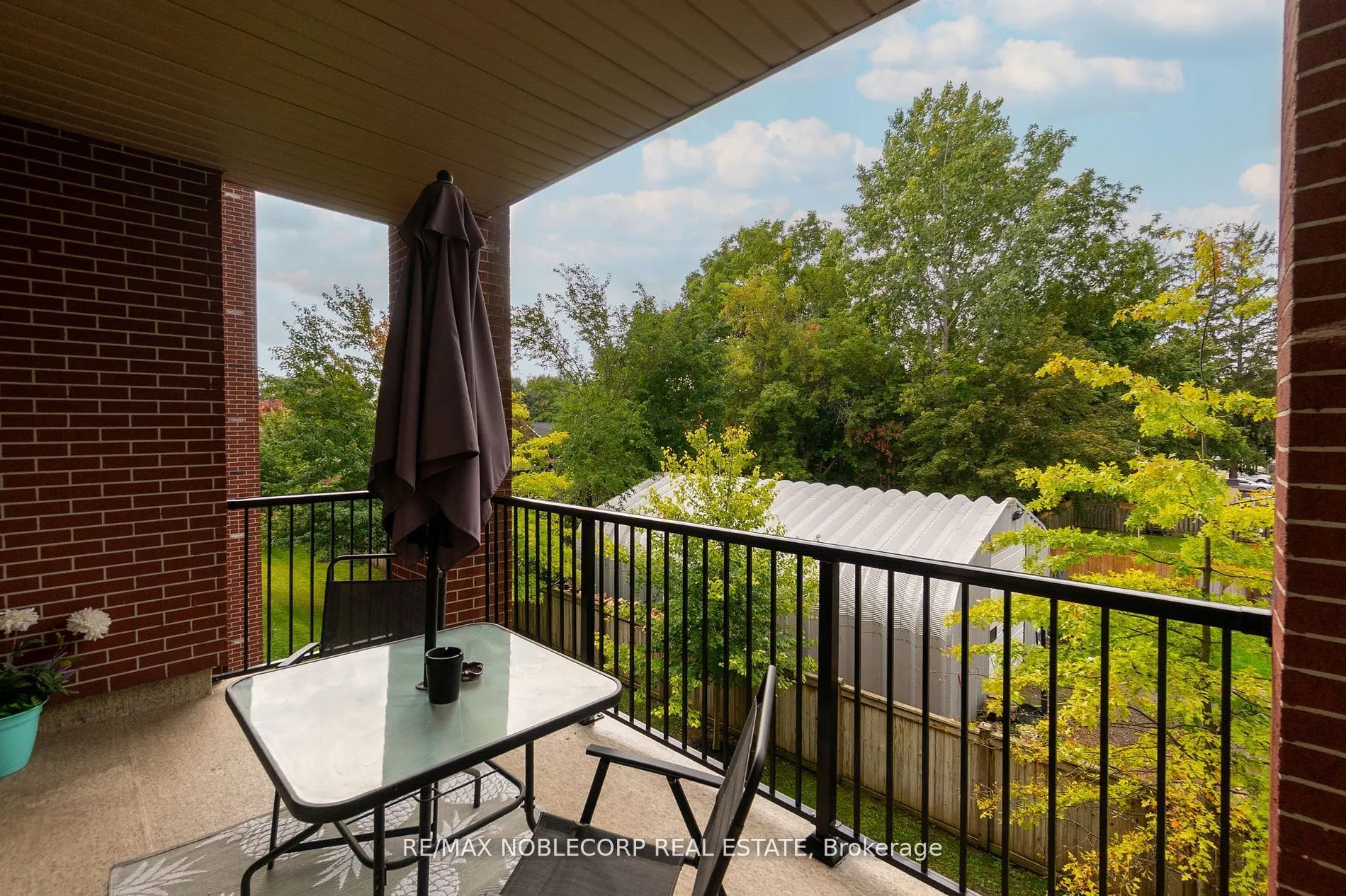 157 Wellington Street E, #206