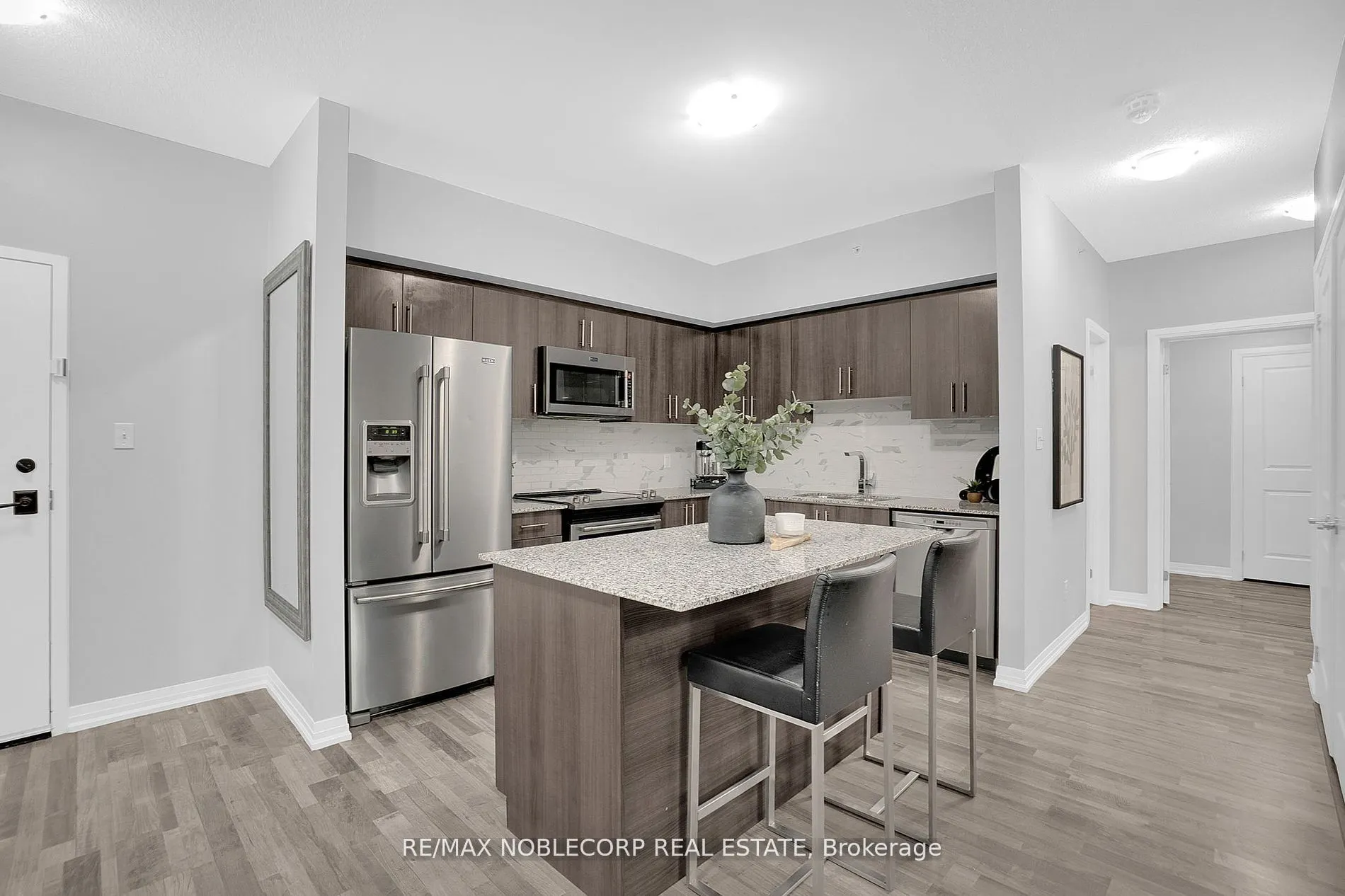 157 Wellington Street E, #206