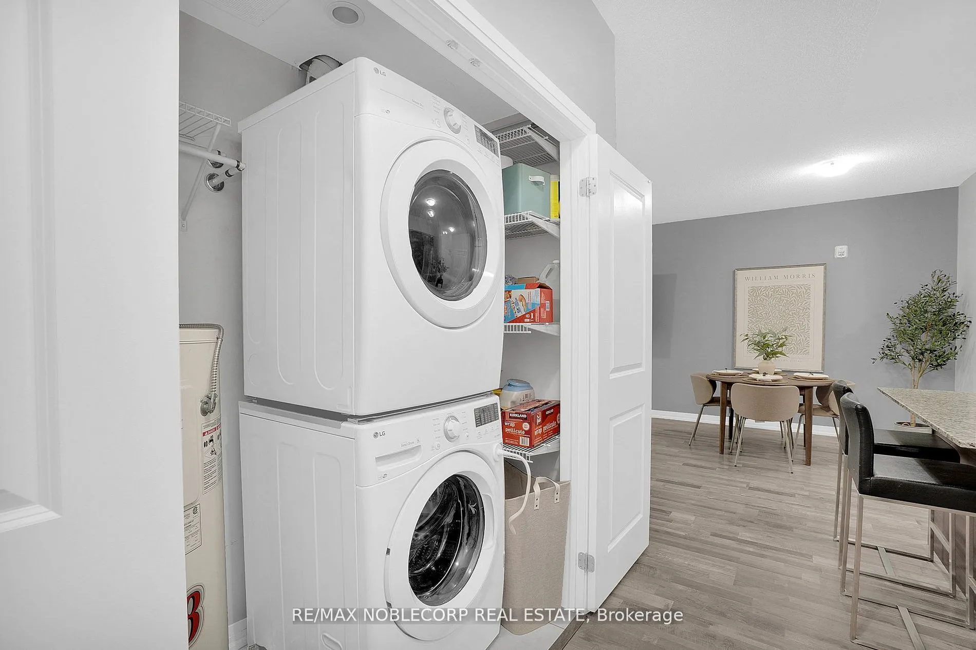 157 Wellington Street E, #206