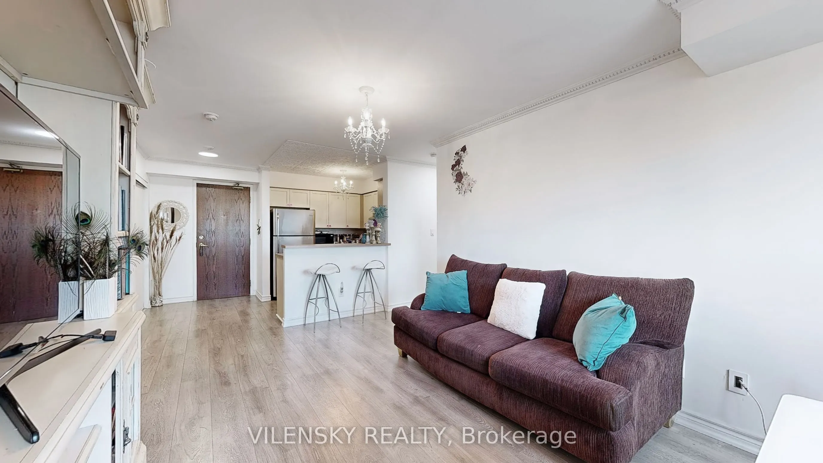 39 Oneida Crescent, #215