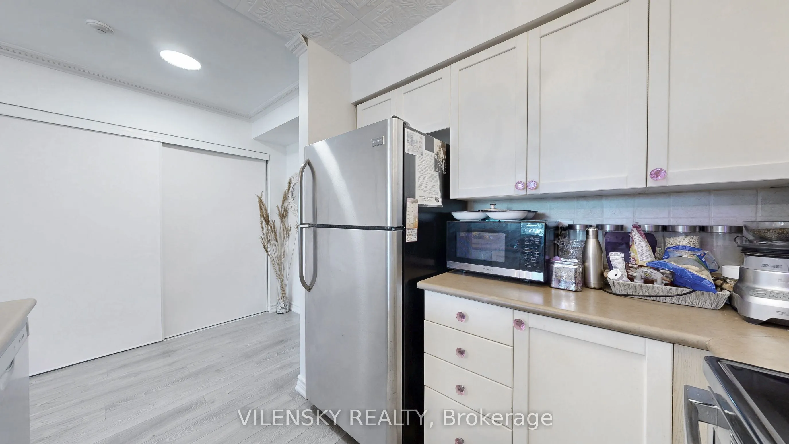 39 Oneida Crescent, #215